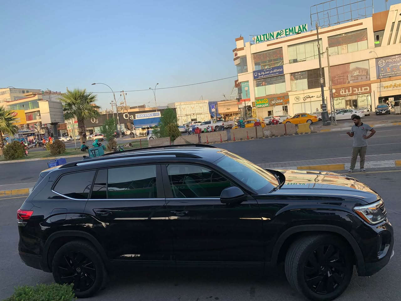 Volkswagen Atlas 24 SE 🇩🇪
فولكس واكن اطلس ٢٠٢٤ se للبيع  

ماشي  السيارة 38 الف كم حقيقي 
محرك 2.0 توربو + كير شرط
270حصان/370 نيوتن متر
مواصفات السيارة كالتالي
تحديد مسار📍
تثبيت سرعة  💯
ابل كار بلي + اندرويد اوتو 📱 

7 راكب 👥
شحن لاسلكي
عدادات ديجتال
تدفئة كشنات + الستيرن
6 وضعيات قيادة 
انارات iq led
حساسات 360 درجة 
نظام قيادة ذكي
ناقل حركة أوتوماتيكي 8 سرعات 4motion
تشغيل عن بعد
دخول ذكي
تشغيل ذكي
انارات ترحيب
نقاط عمياء
كشنات جلد
شاشة معلومات
تحكم الشاشة عن بعد 
تحكم صوتي 
قطع تبريد 3
فتح صندوق ذكي
صندوق اوتوماتيكي
اوتو هولد
اوتو ستارت/ستوب
هاند بريك كهربائي
كشنات كهرباء

سيارة بيها رأس البونيت صبغ و شبر تعديل بارد فقط 
بدون دواخل بدون ايرباك  💫

سعر  285 وبيها مجال  💵 

شرط التحويل

للتواصل على الرقم
***********
***********
متوفر واتساب او اتصال

مكان السيارة:كركوك  📍
