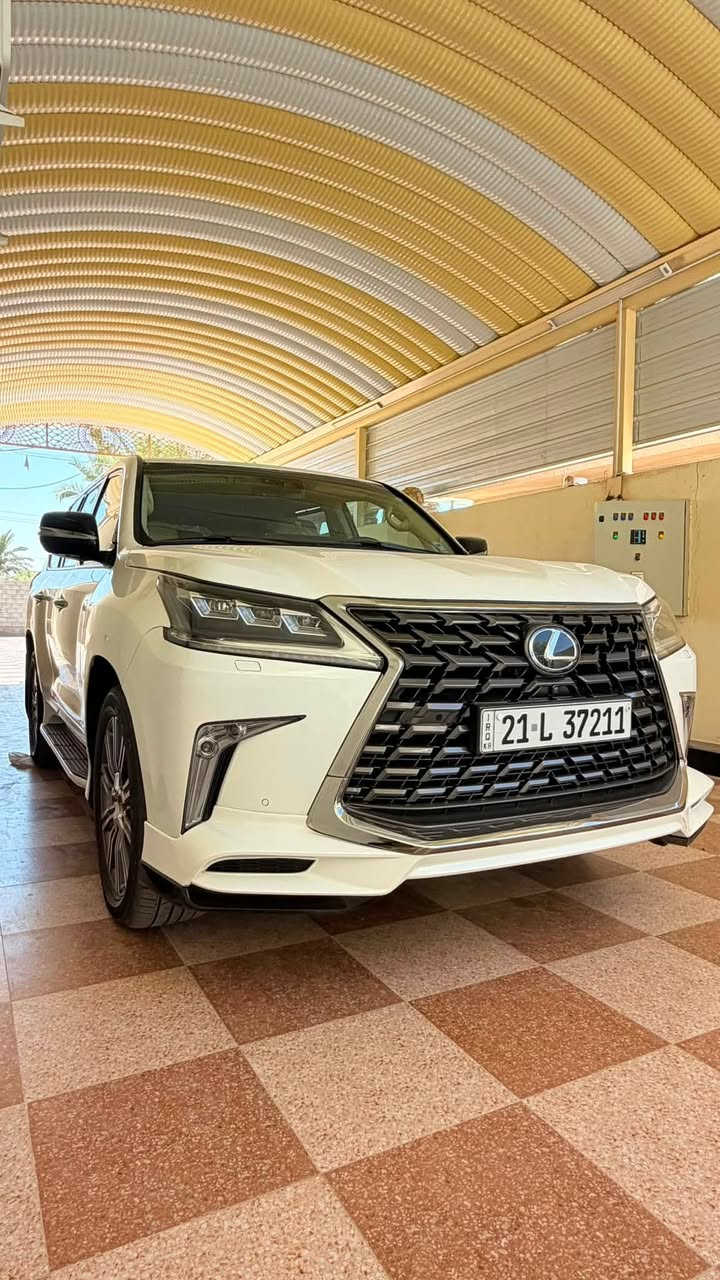 لكزس : 2017/  LX 5700  
ماشية : 104 كم 
السياره:كما موضح بالصور (لاصبغ . لابارد)
السعر  : 57.000$
المكان :  الرمادي - الخالديه
***********
***********
