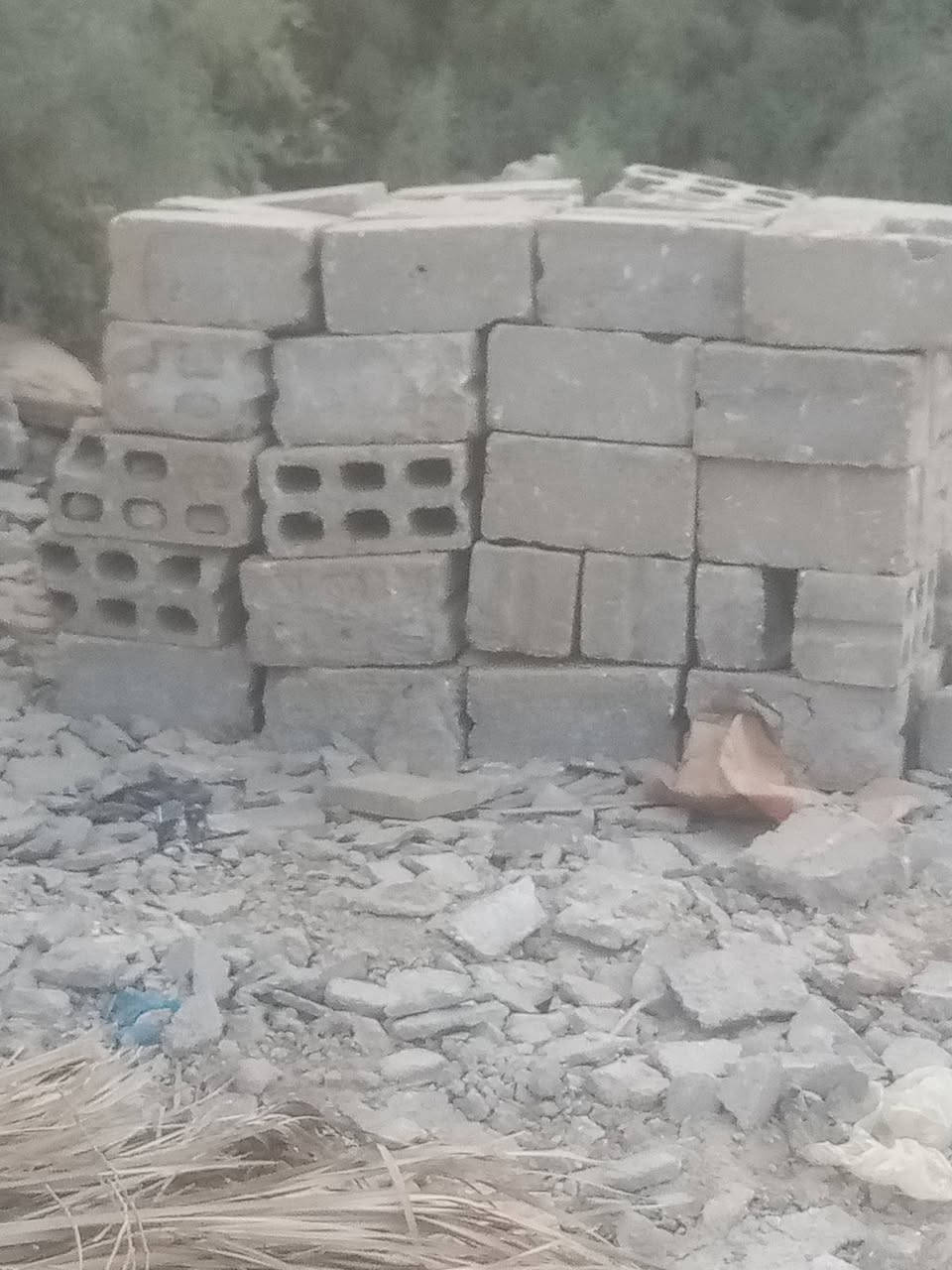 سلام عليكم عندي بلوك مستخدم نضيف كبل تبني بي  العدد تقريبا750 العنوان ابي غرق حي المرتضى ***********
