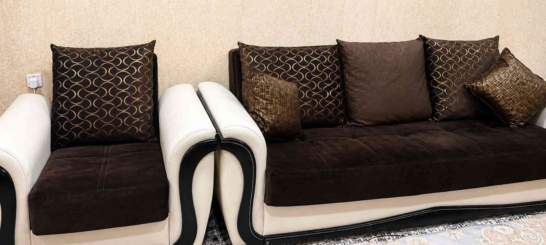 تاقم قەنەفەی تورکی ئەسلی لۆلان بازاری نیە! ١٠ نەفەرییە  فول تورکی ئەسلییە قوماش و ئیسفنج هەموو مەوادەکانی تورکییە تەنانەت ئیسفنجەکانیش نەتەپیون هەموو شتێکی مەزبوتە ئەشکرێت بە سیسەم قاچەکانی نەشکاون ژێرەکەشی ئەتوانی کەلوپەلی تێکەی ژورەکەم بچوکە بۆیە ئەیفرۆشم شوێن سلێمانی ١٦ وەرەقەی پێدراوە نرخی ٦٧٠ هەزار و مامەڵە *********** السليمانية, العراق
