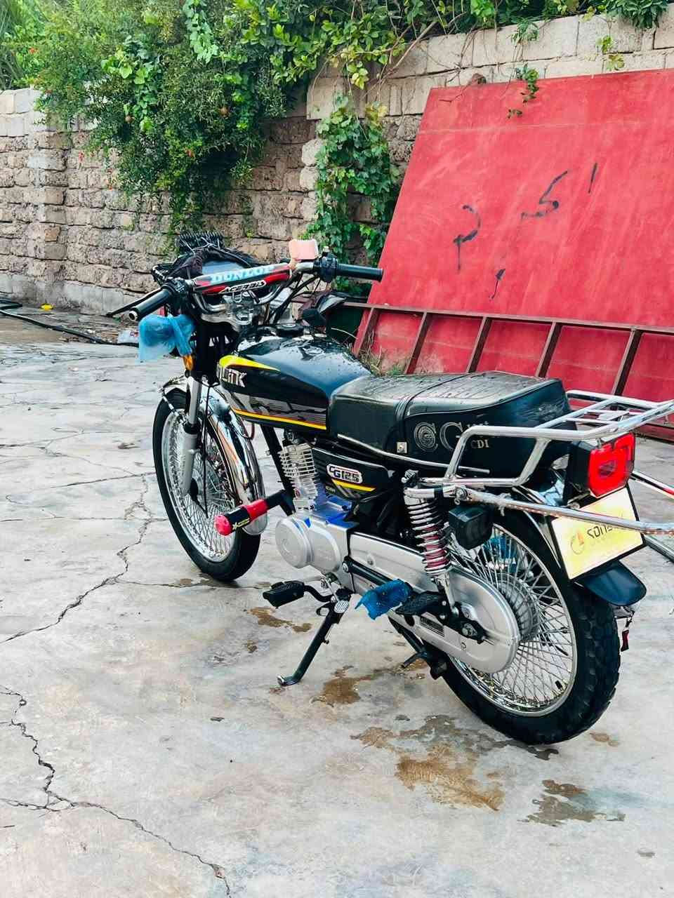 وين الي يدور نضيف وقطعه نادره ❌
تايكر 24 بعده نضيف لوز الوز 

محرك سبانه ممحطوط علي 

الدراجة كامله برغي متحط عليهة  فقط بس الشاشه طافيه 

السعر 600 وبي مجال 

المكان  قضاء العلم 

رقم التلفون 

***********  مو شراي لاتتصل  جماعت ال 500  مابيع
