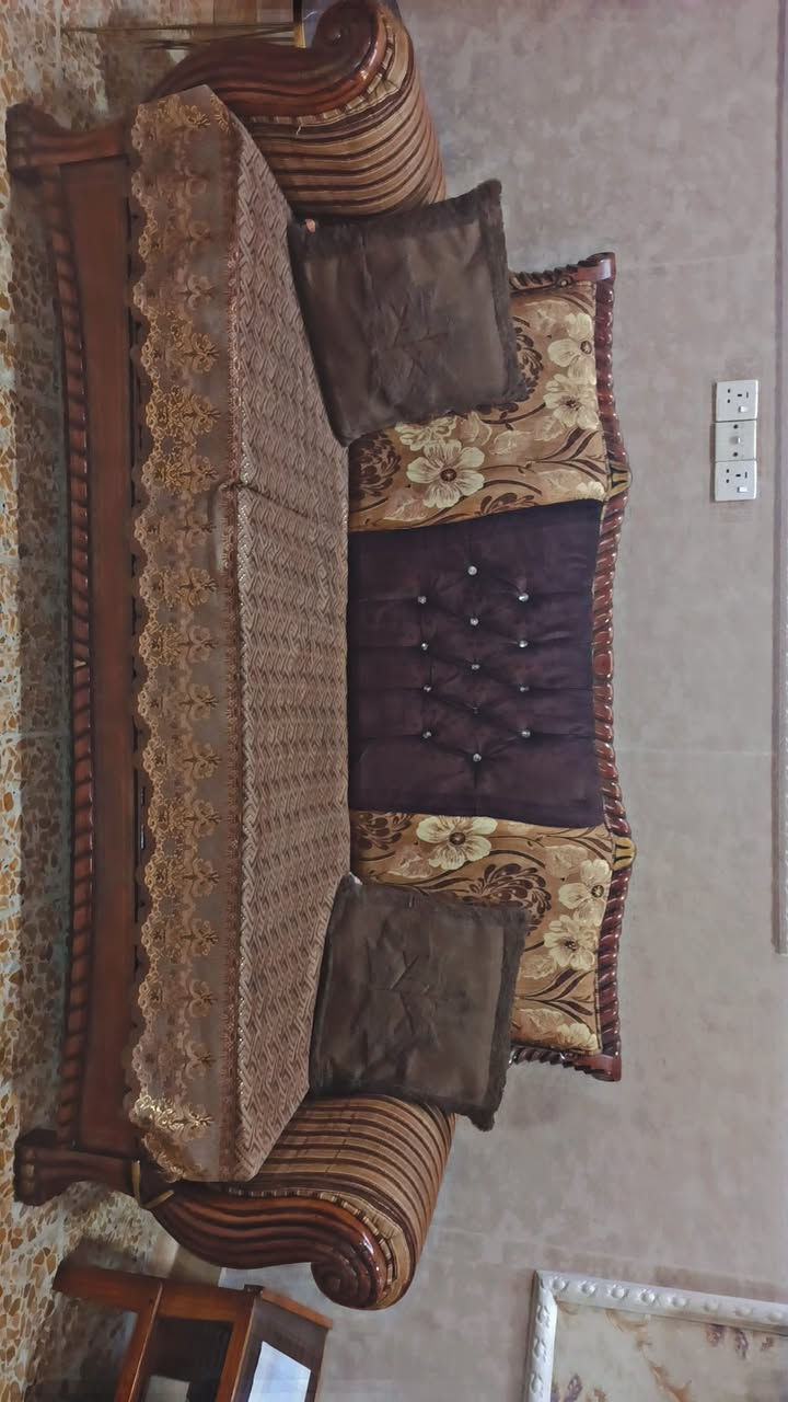 غراض منزلية • مستعملة • كنب