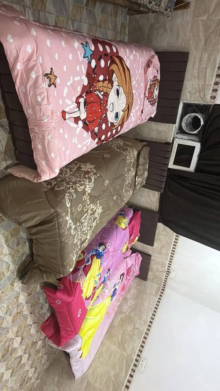 توصيل مجاني داخل الموصل 

تخت نفر خشب عراقي جديد بلوك احمر _16 ملم
رجلين 6_3×3_
السعر_ 55_
 التوصيل مجاني داخل الموصل  الون حسب طلب للحجز خاص

شرط اي اختلاف يرجع الطلب بيد المندوب بدون دفع اي مبلغ 

ملاحضه 
الون حسب طلب الزبون @إشارة

نص مكتوب في الصور:
- هلو عيني اشونج وصل التخت عاشت ايدكم وشكرا عالمصداقية ربي يحفظكم ويبارك برزقكم