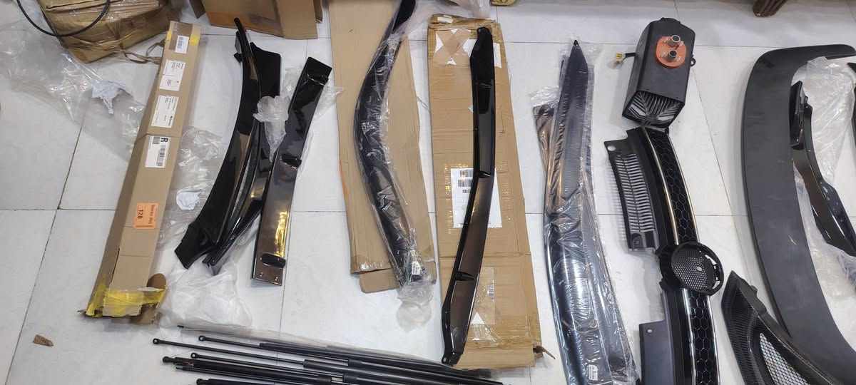 كماليات سيارات شلعه للبيع لانواع السيارات
التواصل ***********
