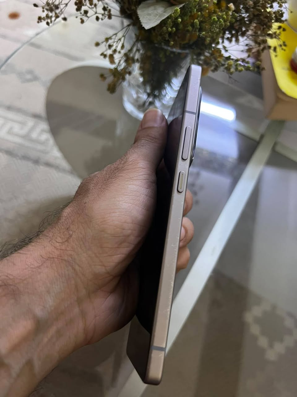 انفنكس نوت ٥٠ برو ذاكره ٢٥٦ نضيف استعمال قليل  
الاستخدام قليل وبدون أن يخرج من الكفر.  
  مواصفاته معروفة .  
  كامل الغرض (الشاحن الأصلي، الكرتون، الشاحن اللاسلكي، والكفر).  
  الجهاز كامل وبه كل شيء، نظيف، ولا توجد به أي مشكلة، للبيع.  
  المكان: العامرية، شارع المضيف.  
  للتواصل: واتساب فقط.  
  الرقم: ***********
سعره ٢٧٥ مجال كلش قليل او مراوس بايفون حتى لو انطي فرق
