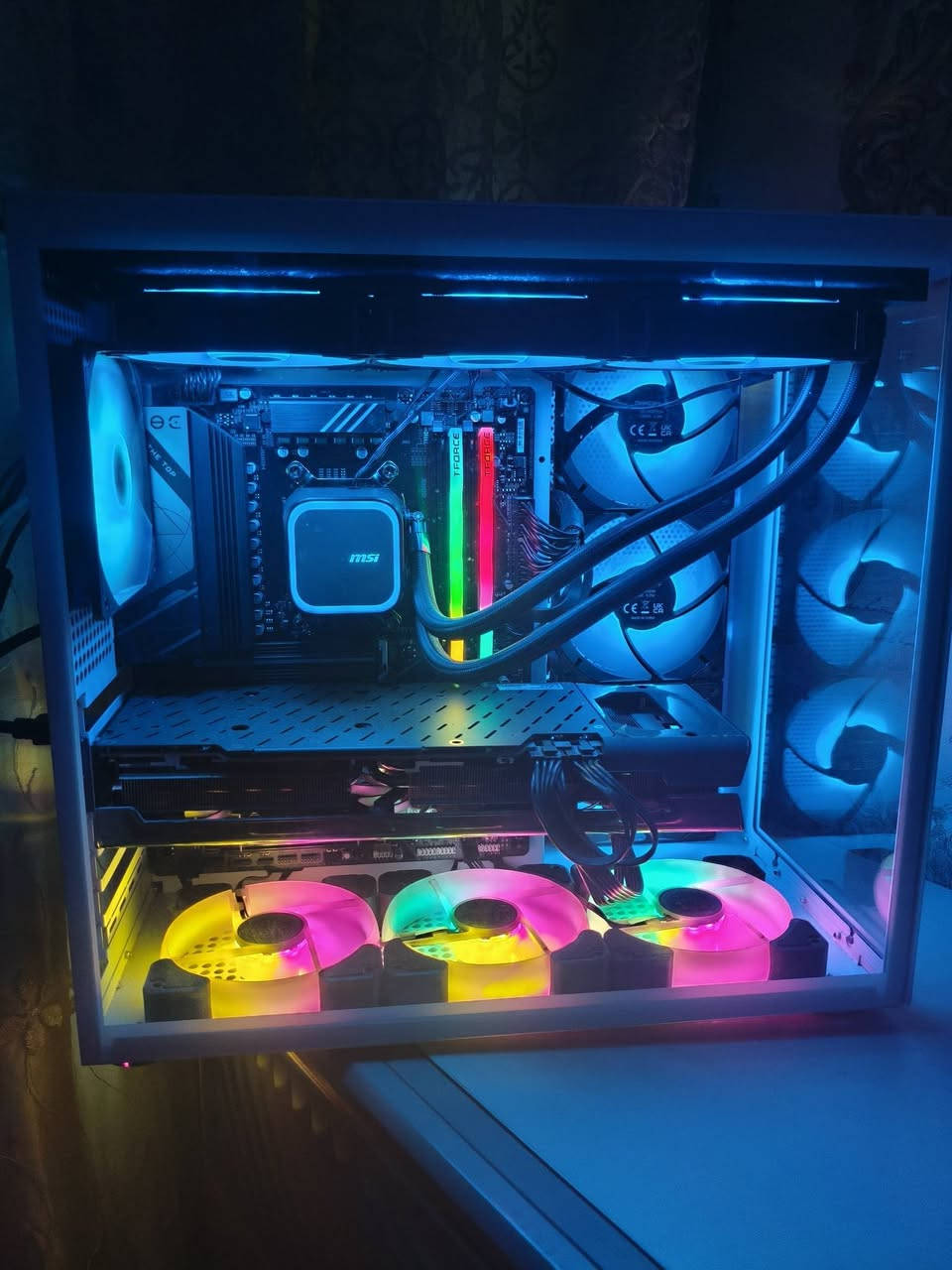 تجميعة كاملة • R7 7800X3D • RX 6900XT 16G
