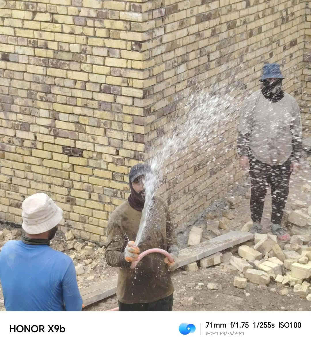 حالين متفرغ لي يحب يتواصل وياي حياه الله عمل نضيف وسرعت انجاز ***********
