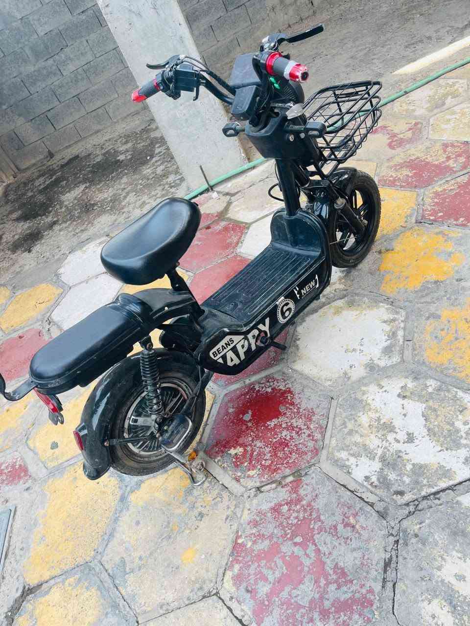 دراجه شحن فول مواصفات دراجه بدلت بيه عقل و ملف جديد دراجه حلوه سريعه  السعر 200 قفل الشراي يتصل على رقم بي بس واساب ***********
