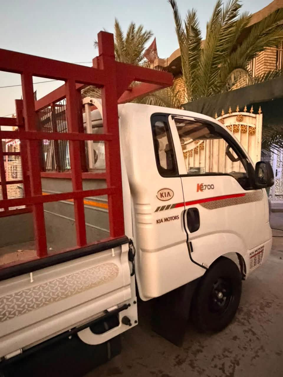 سلام عليكم كية حمل للبيع موديل 2021 السعر 135 ورقة العنوان بغداد الرقم ***********

