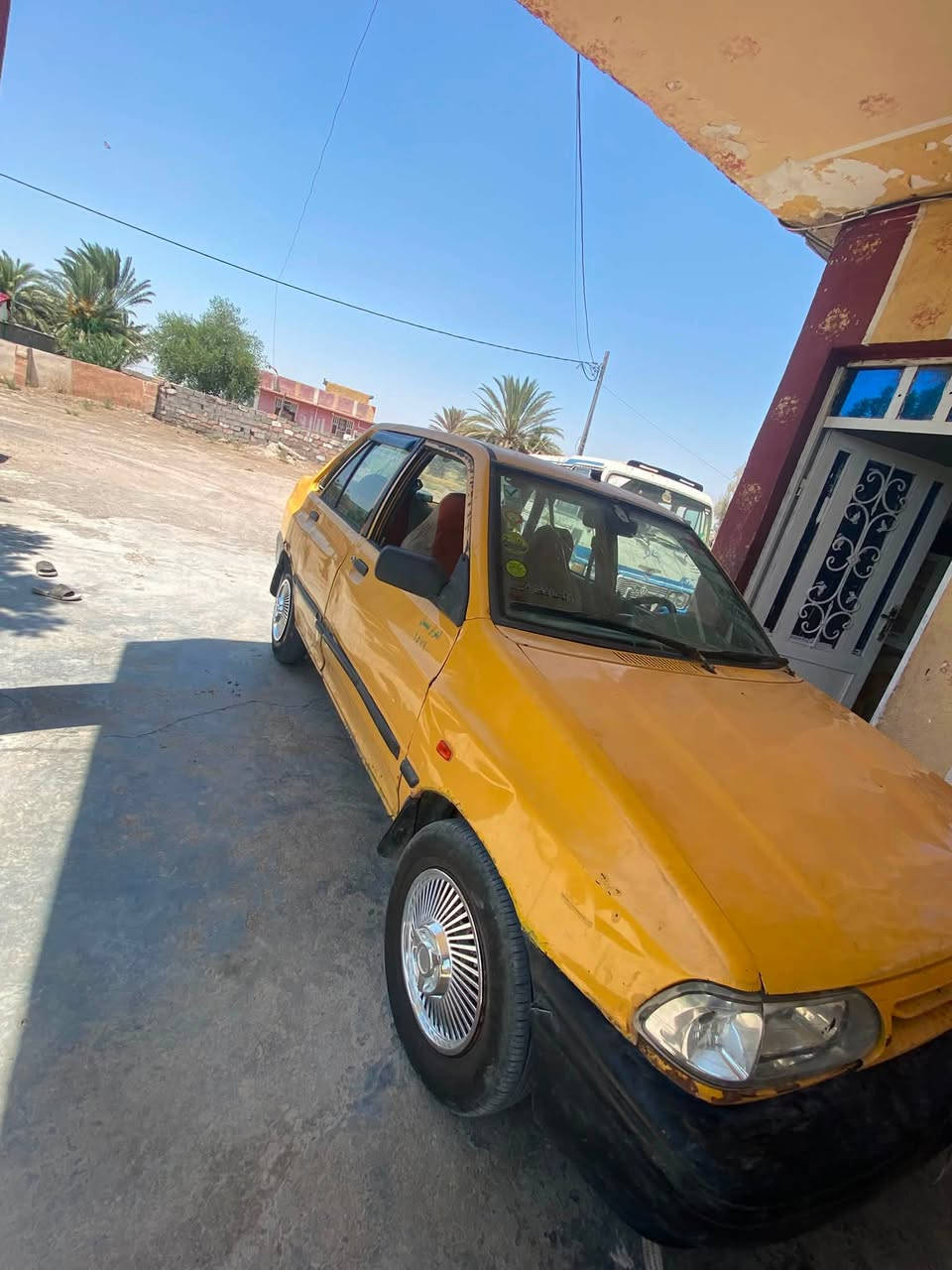 سايبه البيع ا***********
 
أوراق سنويه ورقام بس راعيها ما ندله 
     المحرك بيصوت يطق بس تمشي وشلعه قويه تخم تايرات
السعر واحد وربع وبيها مجال
