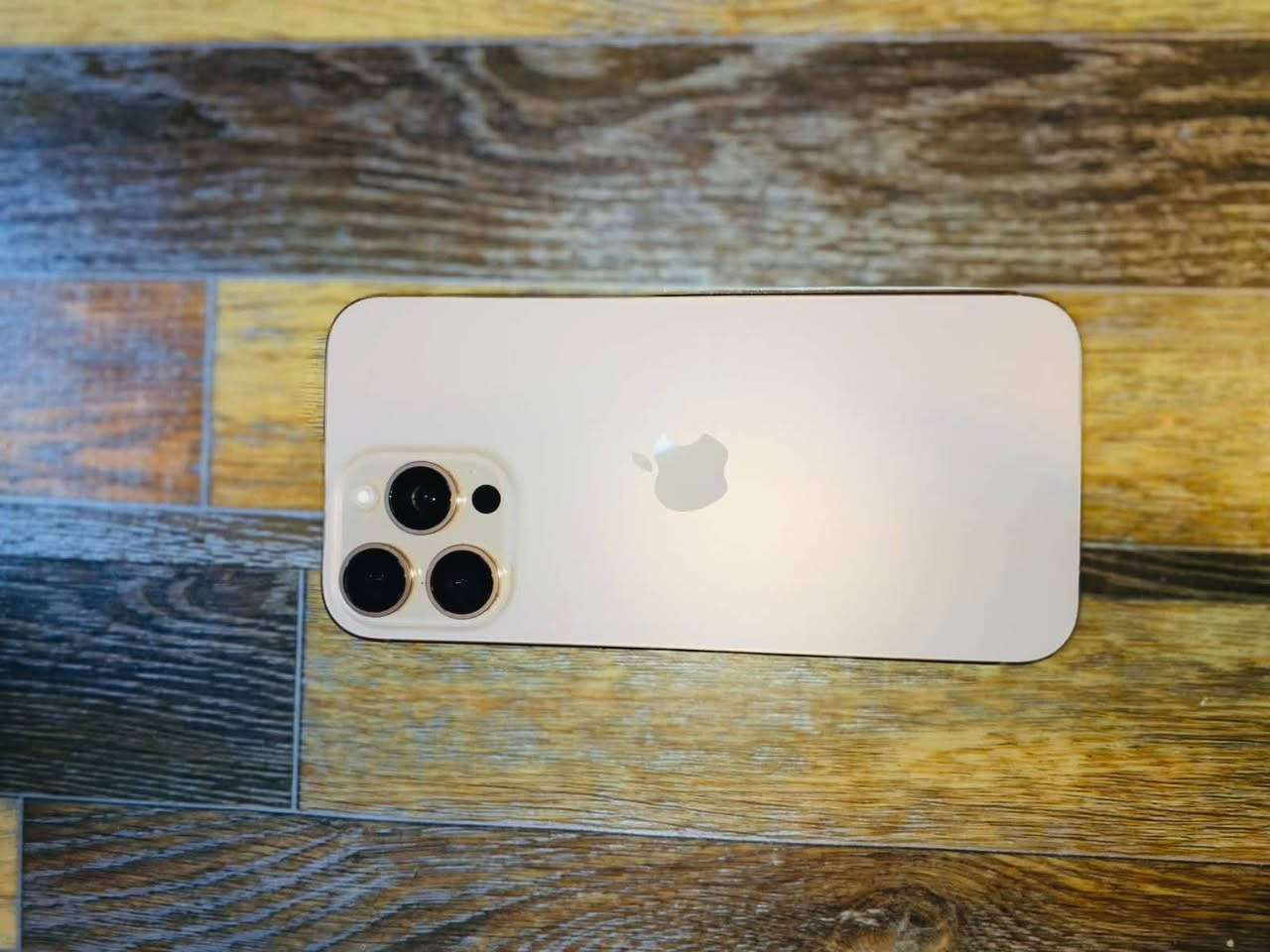 ‏سلام عليكم iPhone16 Pro ماكس بطارية 100 نظافة 99 الاستفسار على هذا الرقم***********
