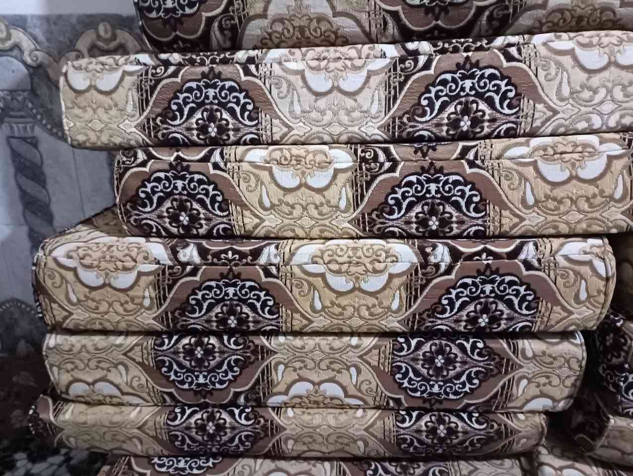 السلام عليكم جلسه البيع 7 دوشك السعر 250.     ***********
