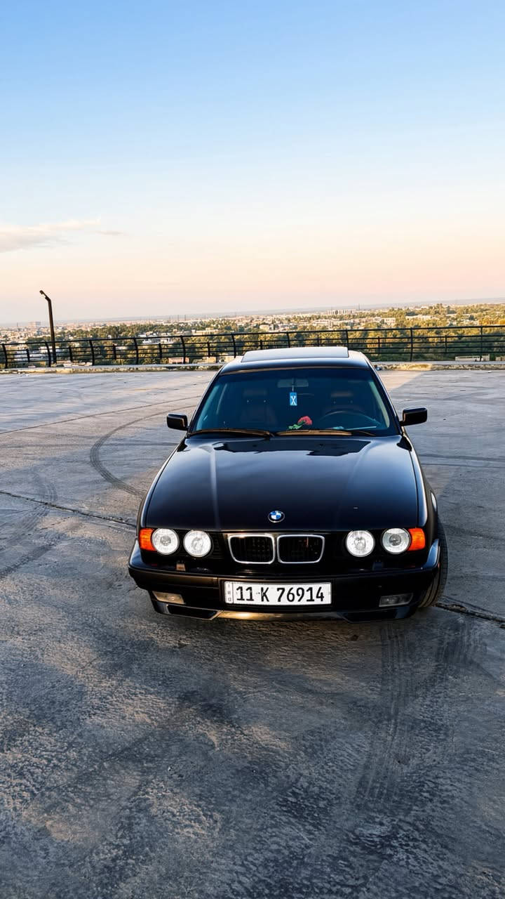 السلام عليكم
للبيع BMW 

525 فانوس

موديل 1992

فتحه بجم عريض داخل اسود جلد كهرباء دبل ايرباك كلشي بيه شغال 

***********

بابل حله
