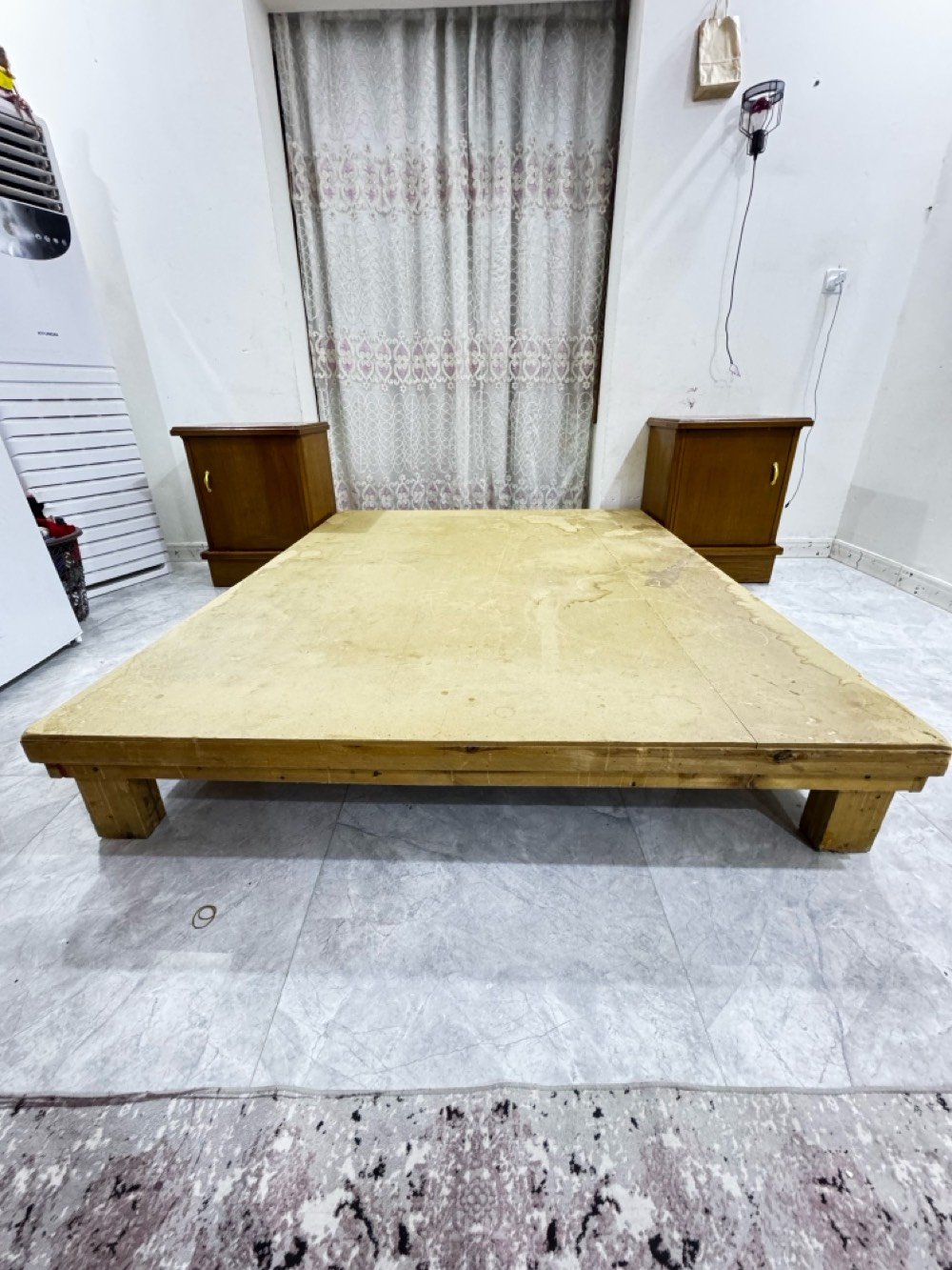 غرفه صاج كبس درجه اوله خشب جاوي غرفه قويه وشغل درجه اوله بيه نقص فقط جربايه كشن موجود سعر 750 وبيه مجال
عنوان بصره تنومه ***********
