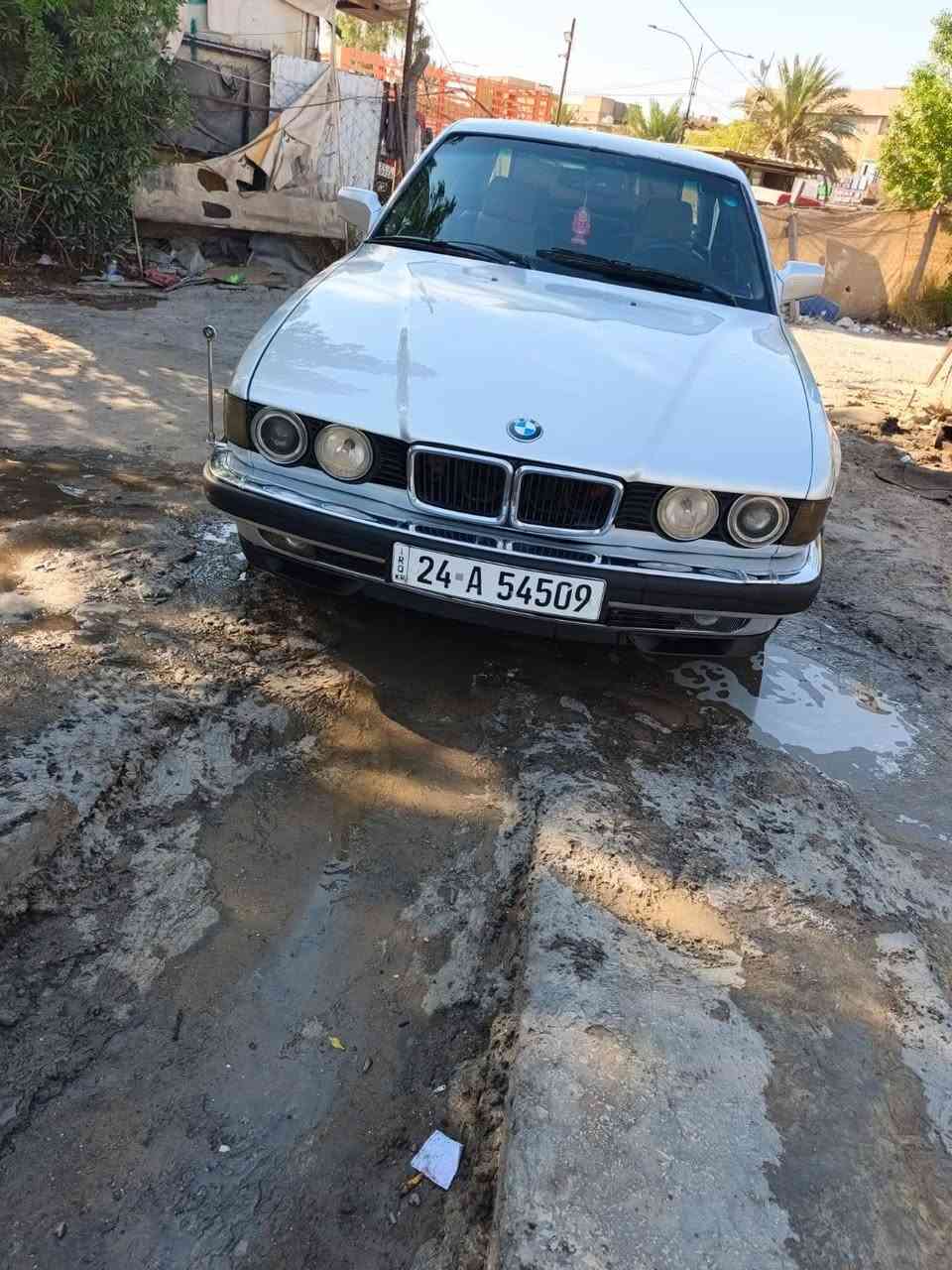 بي إم • ١٩٩٢ • ٨ سلندر