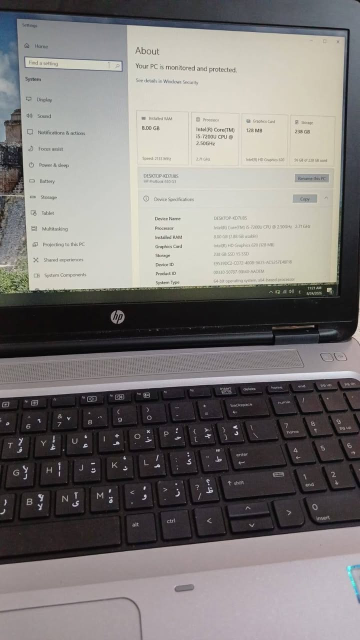 لابتوب للبيع نوع HP ProBook 650 G3
المعالج: Core i5-7200U (الجيل السابع)
الرام: 8 جيجا DDR4
التخزين: 256 جيجا SSD (سريع جداً)
الشاشة: (حدد مقاس الشاشة هنا، غالباً 15.6 بوصة)
الجرافيك: Intel HD Graphics 620
النظام: ويندوز 10 برو
بي خلل واحد سماعات جانن يشتغلن وطفن فجئة 
لابتوب نضيف مال بيت ب250 الف 
مكان بغداد / ***********

