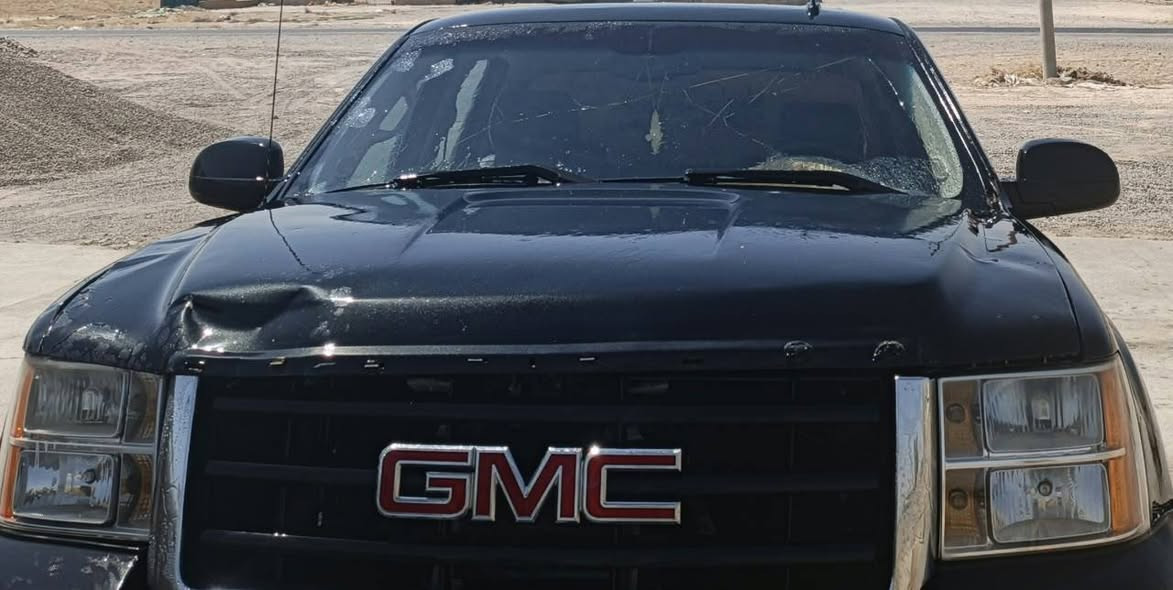 السلام عليكم GMC سيره  للبيع 
اليساره خير من الله 
محرك + الحجم 5300 مكفول تبرير ثلج 
الدخل نضيف حيل 
السعر خاااص الشراي يتصل 
الاستفسار الاتصال /***********/او ***********
