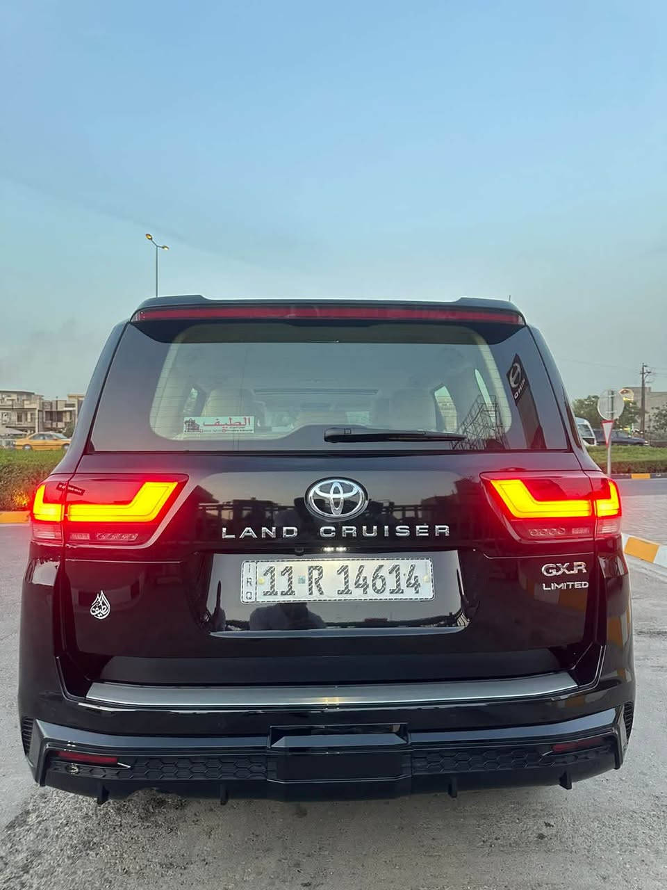 لاندكروز 2024 اسود
لمتد GXR
السياره فول ابريميه
كامره 360 
ماشيه 16 الف 
على وضع الشركة 
معروفه مواصفات اللمتد

بيها فقط شخط بالجاملغ ولدعاميه بيها تكحيل ع كد اربع اصابع

السياره بأسمي تحويل ثاني يوم 
هزة جديده سنوية جديدة 

مكاني بغداد السيديه 

السعر / 710$ وبيها مجال 
***********
