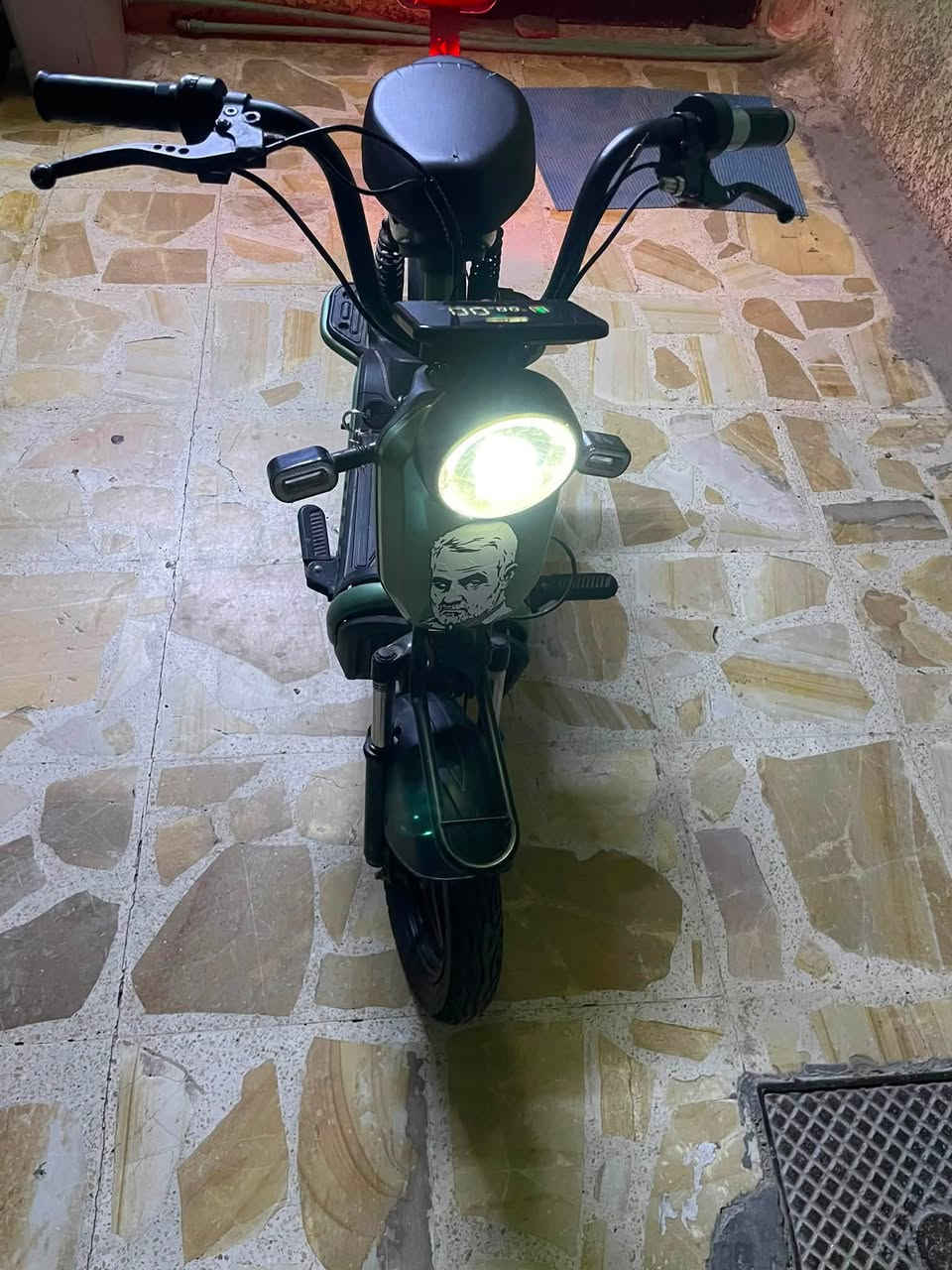 دراجه للبيع🚩
حجم 14🚩
من شركه(اي بايك)🛵
4بطاريات من شركه ونلي
العقل ابلادي مامفتوح🗽
اشاير يمين يسار💡
لايت عالي🔦
التاير جوبلس🛞
دبلات صغيره
لون زيتوني 
العطل (التاير الخلفي خالع ول البريك فقط)
الاستفسار***********
بغداد📍📍
واتساب فقط
