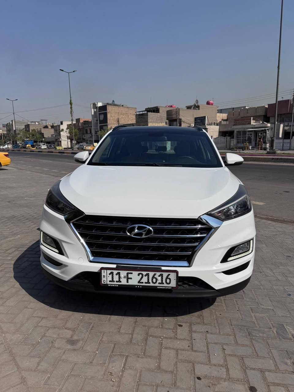 السلام عليكم
هيونداي توسان 2019 خليجي فول 1/1 
كوري اصلي سايد بريك رجل   
بنوراما 
كشن السايق كهرباء
شاشة كبيره
كامرة خلفية
حساس خلفي
3 وضعيات قيادة
شاحن واير ليس
قطعتين تبريد
بردة خلفية 
بصمة عدد 2 
يدات نيكل
مري شفط
اشاير مري
ويل كب كروم عدد 5 
تحكم ستيرن 
كروس سرعة
لد نهاري 
مانع نحدار
مانع نزلاق
كامرة خلفية 
وبعد بيها هواي مواصفات 
السيارة بيها بارد جاملغ خلفي ايمن والايسر  وشرط الفحص
كير مكينة كفالة 
السعر : 189  ورقة وبيهه مجال
مكان بغداد
للاستفسار : ***********
