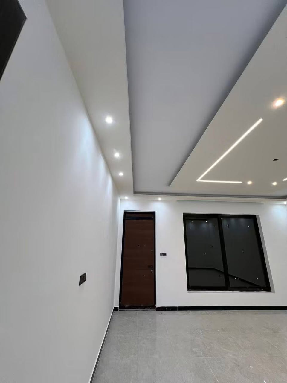 مستعدون لعمل كافة انواع الديكورات والاصباغ
جبسن بورد مغربي ملكي مودرن 
 ديكورات بلازمه  بديل الخشب  بديل الرخام بديل الشيبورد 
سقوف ثانويه بورك بلاستك  تغليف جدران 
صبغ بكافة لأنواع المنازل واجهات بنايات 
واجهات فوم تقطيع حسب الاختيار وتصميم 
اسعار مناسبة وعروض جميلة 
كل الي عليك تتصل على الرقم ☎️☎️
الاتصال ... ***********
ماسنجر ✉️
واتساب☎️✉️
