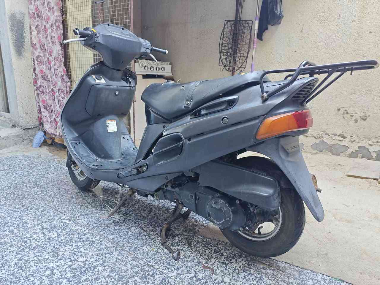 السلام عليكم دراجه سوزوكي فكستار سرعه 100 سلف ما بيها هندر مثل ما جاي تشوف ونها سعر 325 مكاني بصره تنومه بيها مجال شيء قليل يحتاج لها ترتيب قليل رقم الهاتف ***********
