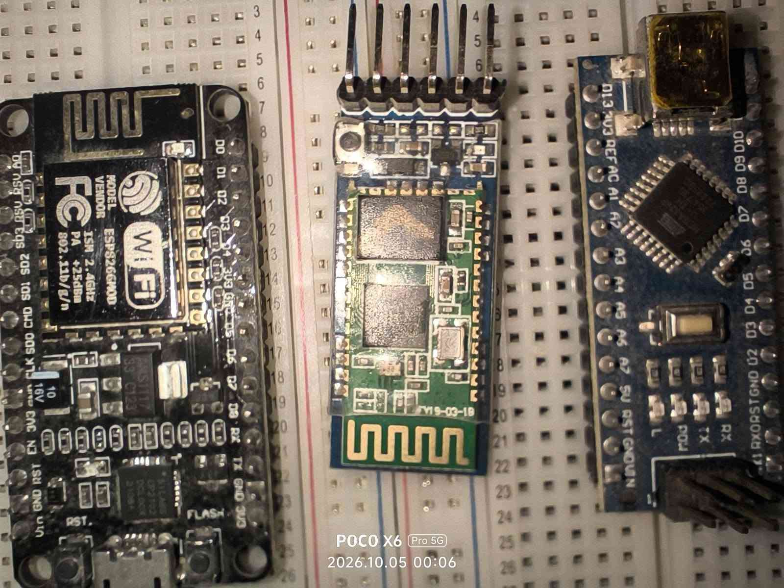 السلام وعليكم للبيع اردوينو اون. واردوين. نانو و esp826 و حساس بلوتوث عداد 2 واحد فقط استقبال والاخر ارسال واستقبال و هيكل سياره مع اربع ماتورات و موتور درايف رباعي و موتور برش 950 واط و محول 40 امبير و مقاومه متغير مع حساس والكترونيات مثل لد ومقاومات مختلفه السعر 80 الف العده مستعمله بمشوع ولاكن شغاله كلها

نص مكتوب في الصور:
- POCO X6 Pro 5G 2026.10.05 00:17
- POCO X6 Pro 5G 2026.10.05 00:15
- POCO X6 Pro 5G 2026.10.05 00:07
- POCO X6 Pro 5G
- 2026.10.05 00:06
- 2026.10.05 00:05
