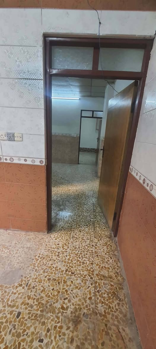 شقه للايجار
غرفه هول مطبخ مغاسل
سوق سومر فرع الصبايا اول عمارة على اليمين
175000
***********
