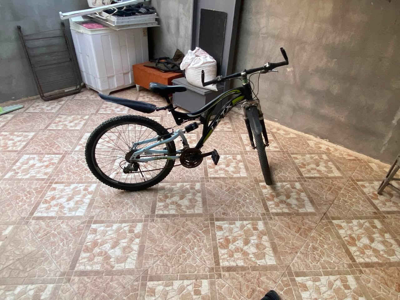بايسكل رياضي ب ٦٥ الف مكان خانقين ***********
