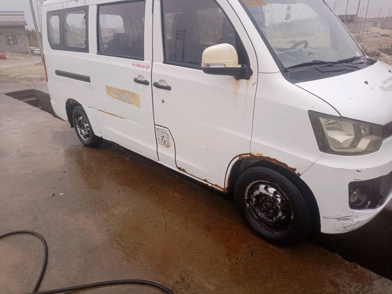 سلام عليكم سياره فاو خشفه مديل 15 مكينه وكير جدد  محوره سنويه صاقطه صارله سنه  المكان البصره كرمة علي توصل ***********