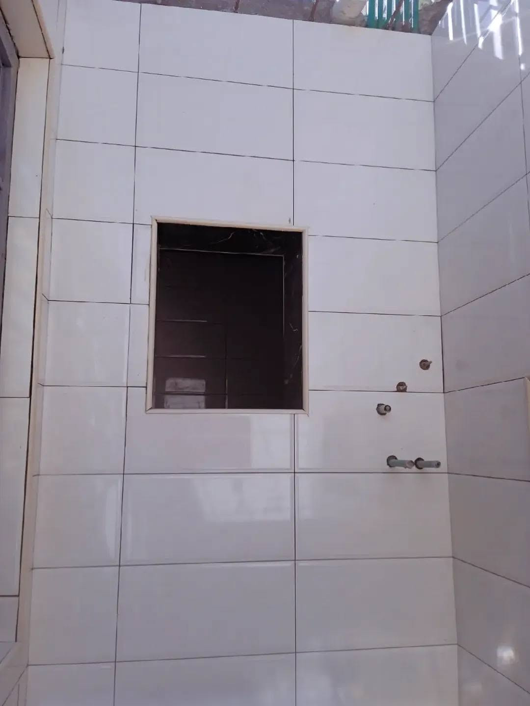 كادر.مصري 
سيراميك جدران 
سيراميك ارضيات 
بورسلين. مرمر. درج
***********.

