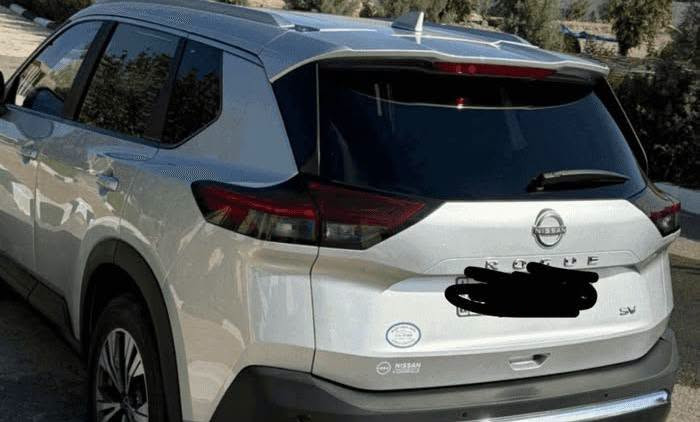 نيسان روگ 2023 SV قەپات مواسەفات 
43 هەزار کم ڕۆشتووە 
 پانوراما، پيشي كه بس، بي ارباگ
، ته نها دوو ده رگاي بوياخه 
، مواسفات، به سمه ، شغاله 
، كوشن جلد ، هيته ر 
، سوكان هيته ر، په رده ، رادار، 

سعر : لە کۆمێنت داوای بکە ڕاستەوخۆ بۆت دێت 🤖 

مەکینە 3 بستۆن تۆربۆ 
بەجوانی و پاکی ماوەتەوە 

ژمارەی خاوەنەکەی 
***********
وەتسئاپ

