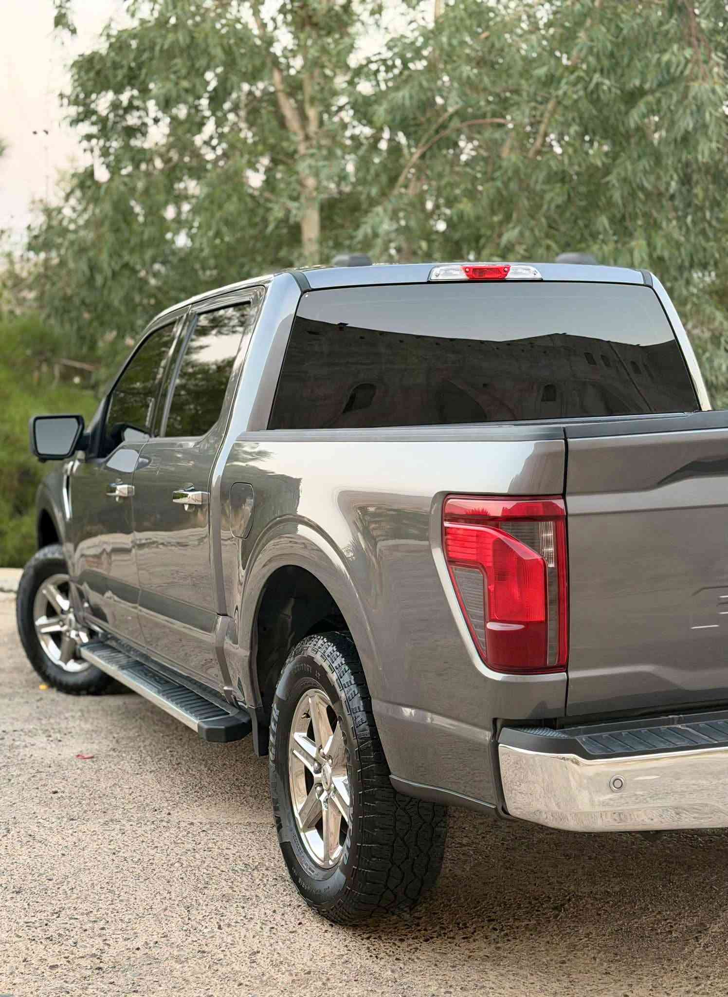 فرۆشتنی خێرا __ للبیع السریع
F-150 هایبرد 2024 XLT

كوردی - عربی

فۆرد F-150 مۆدێل 2024 - Hybrid 

🔹بزوێنەر 3.5 V6) Power Boost - توين تۆربۆ )

هێزی 455 هۆرس پاوەر . 

🔹ماوەی رۆشتوو : 30 هەزار .

مواسەفات سەیارە 

🔸 هایبرد

🔸دەرگا گەورە بۆدی کورت مەرغوب

🔸4 * 4 دبل اكسل

 🔸ئۆتۆ ستار ستۆپ.

  🔸ئۆتۆ هۆڵد.

🔸گێچ كامل ئەلیكترۆنی

🔸شاشە گەورە 12 ئینج .

🔸كوشن سەكن و سایەق كارەبایی .

🔸دژە خلیسك و قفلی ئەكسل

🔸گێر ئۆتۆماتيك 10 نمرە .

🔸5 کامێرا و 360 پلە . 

 🔸بریك بصمە

🔸 رادار 360 پلە .

🔸 خەتی جادە .

🔸6 مۆدی لێخورین . 

🔸نیزامی Apple CarPlay & Android Auto

🔸لەگەڵ  SuperCrew .

🔸لایت LED . 

🔸فوول Auto ، LED لەگەل سورانی تایەکان  .

🔸پشت و پێش حەساس . 

🔸ئاوێنە رادار و دژە فوول .

 🔸لایت و فول ئۆتۆ .

▫️زۆر مواسەفاتی

🔷بێ مەسرەف هەموو شتێک بەشەرت . 

🔷رەقەم کاتی کوردستان 3 مانگی لەگەڵدایە . 

♦️چامڵغی لای سەكن و سایەق بۆیاغە لەگەل بۆنیت

بێ ناو گرتن بێ شانسی بەشەرتی فەحس حادیسەكەی زۆر خەفیفە تەنانەت نەگەیشتیتە رادێتەشی رادێتەی بیلادیە

نرخی : 278$ گەڵا و معامەلە . 

ژمارە موبایل و واتساپ  :***********

—————————————————-

للبيع السريع

فورد F-150 موديل 2024 - هايبرد

🔹 المحرك: 3.5 V6 PowerBoost (توین توربو)

قوة 455 حصان.

🔹 الممشى: 30 ألف.

مواصفات السيارة:

🔸 هايبرد 

🔸 باب كبير، بودي قصير 

🔸 دفع رباعي 4x4 (دبل أكسل)

🔸 نظام توقف المحرك المؤقت (Auto Start-Stop)

🔸 نظام الوقوف التلقائي (Auto Hold)

🔸 عدادات رقمية بالكامل (شاشة عدادات)

🔸 شاشة كبيرة 12 إنج

🔸 كشن كهربائية

🔸 مانع انزلاق وقفل أكسل

🔸 جير أوتوماتيك 10 نمر

🔸 5 كاميرات بنظام 360 درجة

🔸 بريك بصمة (إلكتروني)

🔸 رادار 360 درجة

🔸 نظام الحفاظ على المسار

🔸 6 وضعيات قيادة

🔸 نظام Apple CarPlay و Android Auto

🔸 مقصورة ساوبر كرو (SuperCrew) الواسعة

🔸 أضواء أمامية LED

🔸 إضاءة LED أوتوماتيكية بالكامل مع نظام التفاف الإضاءة مع الالتفاف (Cornering lights)

🔸 حساسات أمامية وخلفية

🔸 مرايا بنظام الرادار 

🔸 إضاءة وأضواء عالية أوتوماتيكية بالكامل

▫️ مواصفات أخرى عديدة

🔷 بدون أي مصروف، كل شي شرط.

🔷 رقم مؤقت لكوردستان (صالحة لمدة 3 أشهر).

♦️ صبغ في جاملغ (السائق والراكب) والبوونيت ،بدون ضرر في الداخل أو الشاصي، شرط الفحص. الحادث خفيف جداً لدرجة أنه لم يصل إلى الرادياتير ورادياتير بلادي.

السعر: 278 ورقة (27,800 دولار) 

رقم الهاتف والواتساب: ***********
