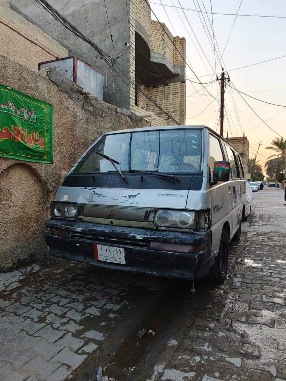 السلام عليكم لبيع موديل 91 السياره كوم حديد المحرك تعبان بلادي بانزين السعر 12ورقه المكان البياع الشرطة الخامسه للتصال ***********
