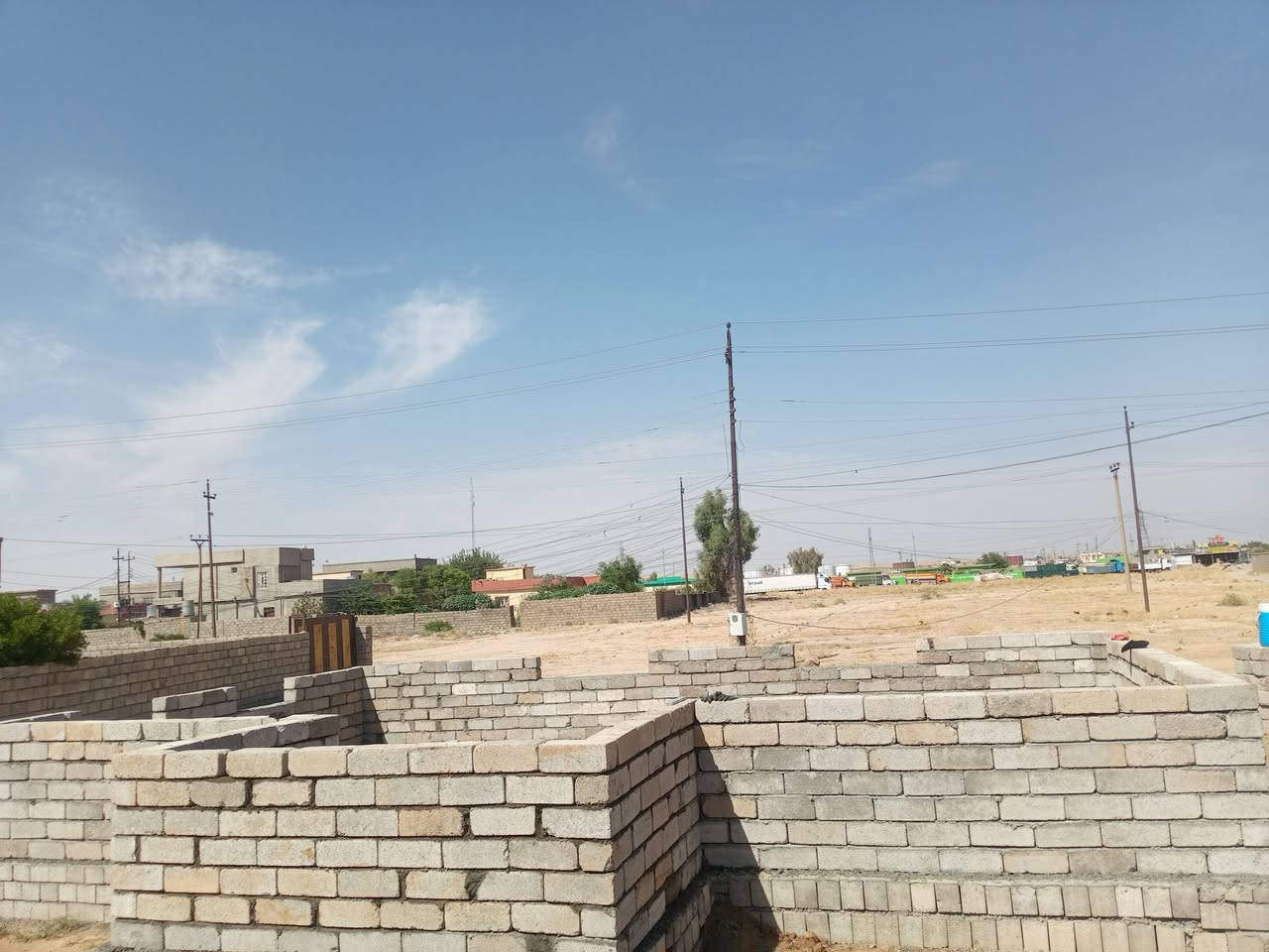 تم بفضل الله المباشرة ببناء المسجد في قرية النورات الجديدة 
وحاضرين لاي شخص يريد بناء.+لبخ+حفر +ترتيب حواش 
عدة كاملة وكادر كامل بس خابر وتدلل ***********
