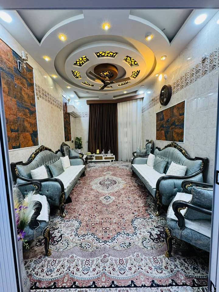 دار للبيـــــــــــــــــــع شارع المواكب 
مساحه 100م طابقين بناء حديث بناء طابوك 
للاستفسار ***********       ♡    ***********
