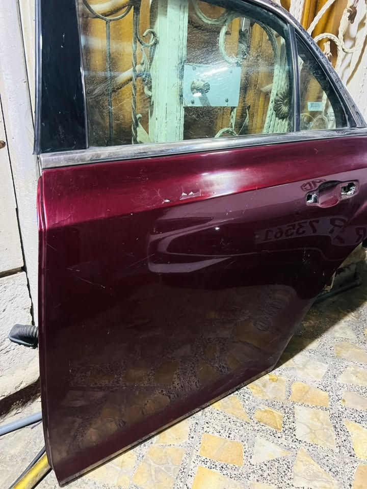 السلام عليكم بيبان اوباما للبيع الاسود والرصاصي جديدات مال تفصيخ الرصاصي كامل والاسود فارغ والكرزي مفتوح من سيارة كامل عدى البطانة بي تصليح وصبغ 

الرصاصي ب200 $
الاسود ب250 الف
الكرزي ب100 الف

مكاني بغداد الطالبية
رقم التلفون ***********
