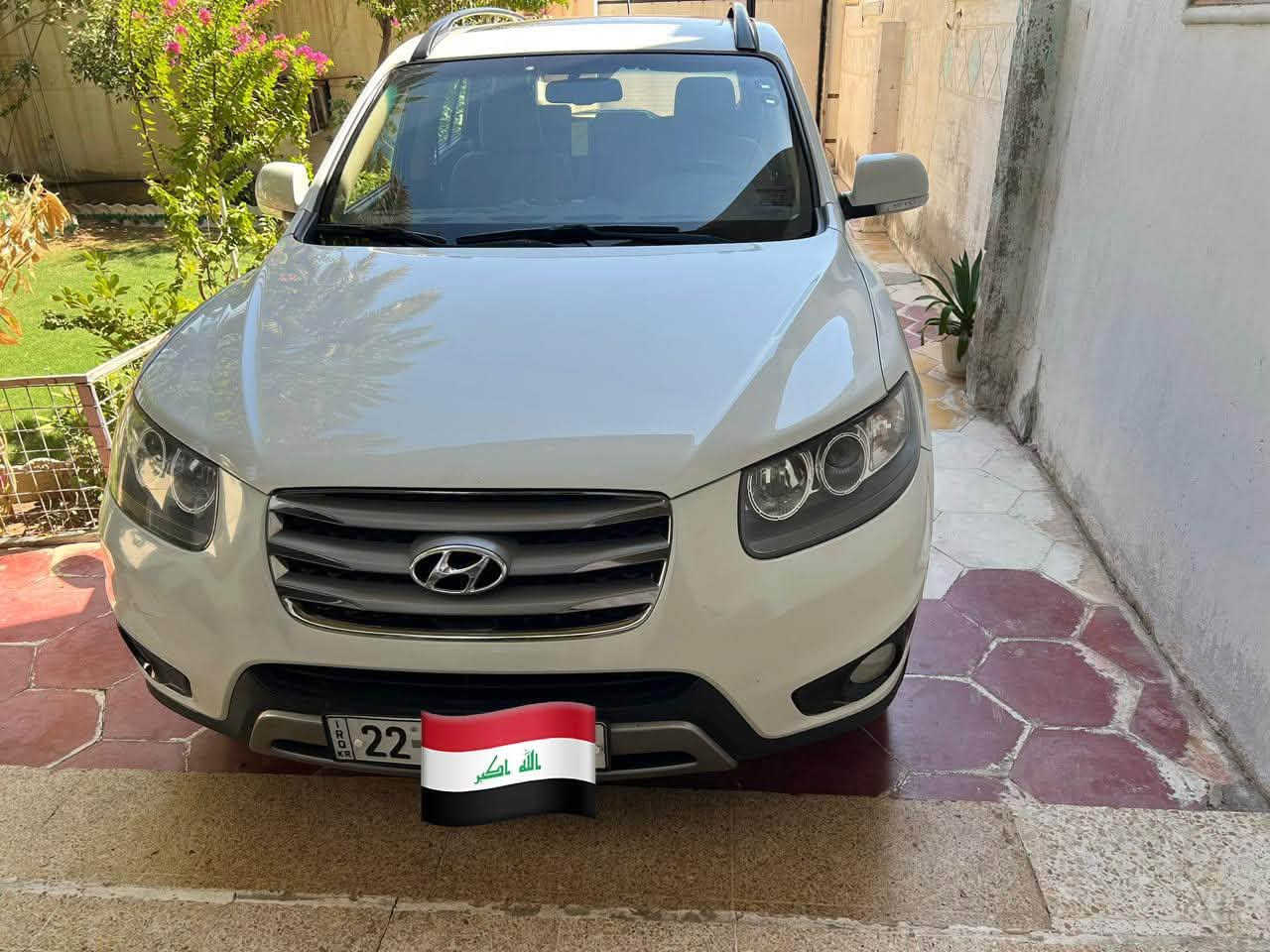 سنتافي خليجي موديل 2012 رقم أربيل فول مواصفات عدا البصمة ، مكينة 4 سلندر ، 7 راكب ، 3 قطع تبريد ، ثلاجة ، حساسات + كامرة دوارة ، أشاير بالمري ، سلايت ، السيارة مكفولة كفالة عامة من صبغ وتبديل وحتى الشخط ، تخم تاير وحدادية جيدة ، سيارة جديدة ومالت بيت وما تصرف عليها دينار ، السعر كلش مناسب لأن صاحبها محتاج ويريد يبيع ، للأستفسار عن السعر *********** مكان السيارة الرمادي ، مركز المدينة ، 
ملاحظة / اني مكلف بالنشر الشراي يتصل عالرقم لا تعلق ولا تجيني خاص رجاءاً ، والسعر مناسب كلش خابر وتدلل .
