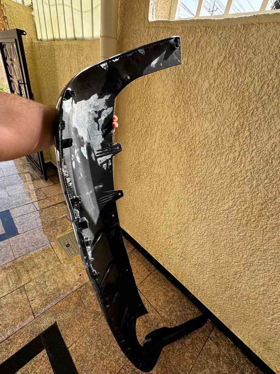 السلام عليكم 
بك لايت ثابت جهة سايق كلوب مو لد اصلي وكالة مال تفصيخ موديل ١٨-١٩-٢٠ بي فطر ناعم مو قوي موضح بالصور 
وهذا الدفيوزر فتحة اكزوز وحدة جديد كلشي مابي واصلي شرط مو تجاري . 
مكانهن بغداد حي الاعلام قيم واخذ باللي يرضي الله . وهذا رقمي ***********
