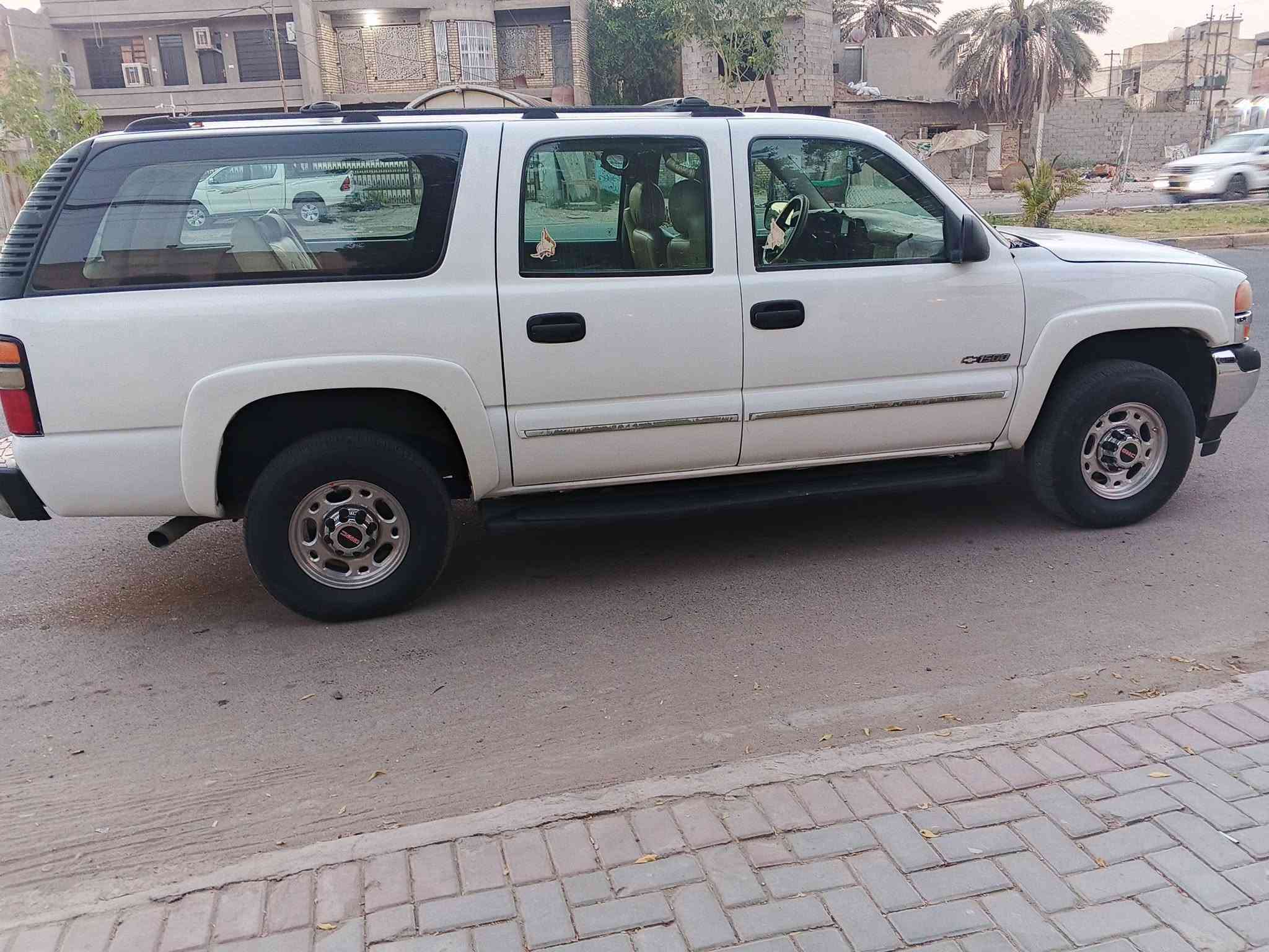 السلام عليكم سياره جمسي موديل 2001 بغداد خصوصي مشروع وطني مكينه 5300 گير 1000 سيارة جاهزة العنوان بغداد السعر 90 ورقة  الاتصال على الرقم ***********
