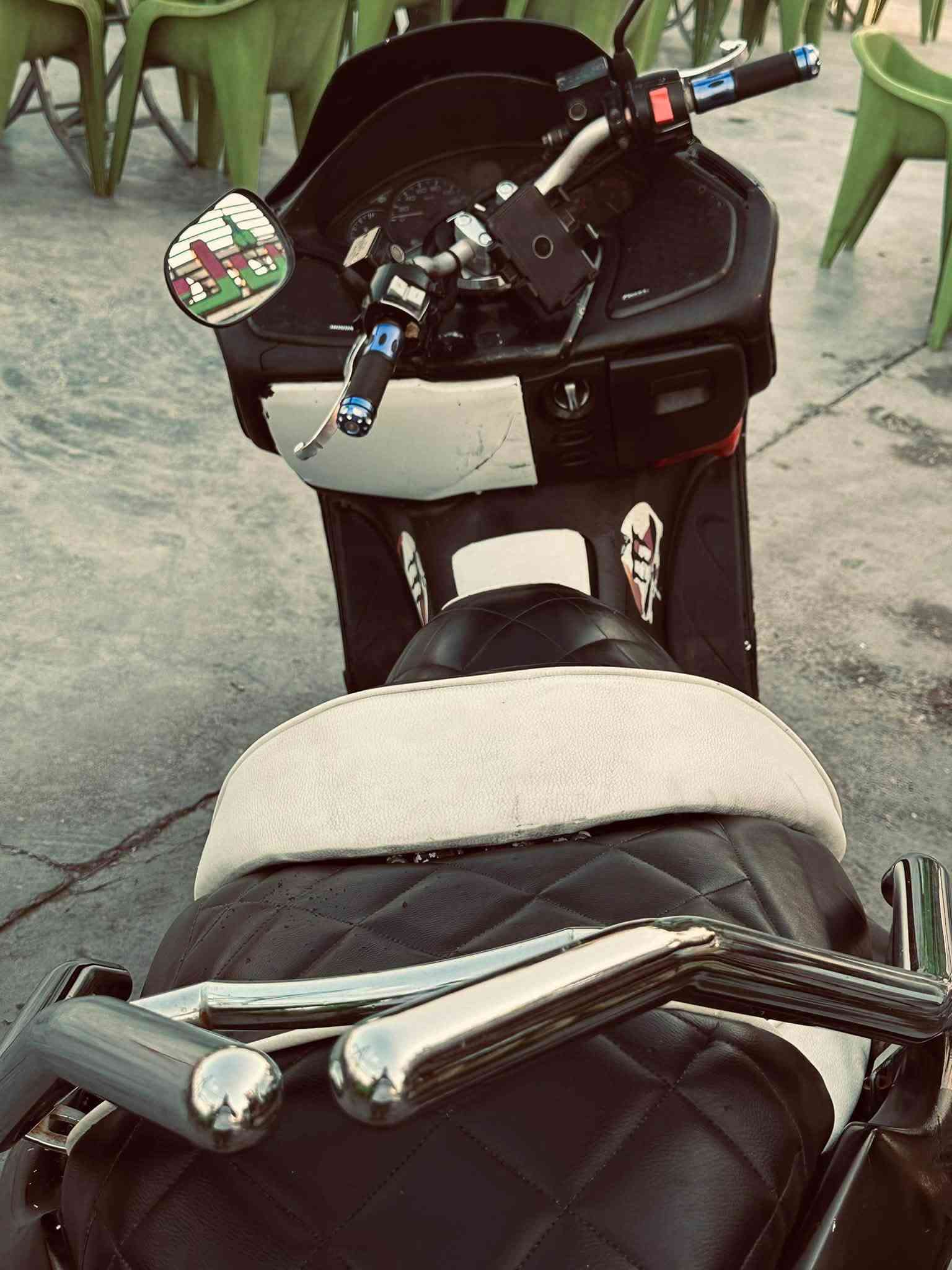 للبيع فورزا كرستال 09 🔥🏍️
دراجة خير من الله.. مجفتها تجفيت جديد ✨
.. شغل وترتيب على ايدي

السعر: 650$ وبيها مجال قليل حك الجية 💰

الغراض الي بيها:
✅ شورته رياضي
✅ ستان رياضي
✅ كفرات دبل خلفي
✅ نيكل صلنصة رياضي ام الثنين
✅ يدات بريك نيكل رياضي
✅ سبايدر طيارة نيكل رياضي

الدراجة بيها ملاحظات بسيطة ومبينة بالصور 👇
يعني لا تجي وتكلي شنو بيها.. كلشي كدامك واضح

📍 مكان الدراجة: حي القاهرة - قرب جسر البنوك
📩 للاستفسار: خاص

ملاحظة: مراوس حسب القناعة او بيع
الشراي يتصل.. تعال شوف بعينك واحكم ***********
