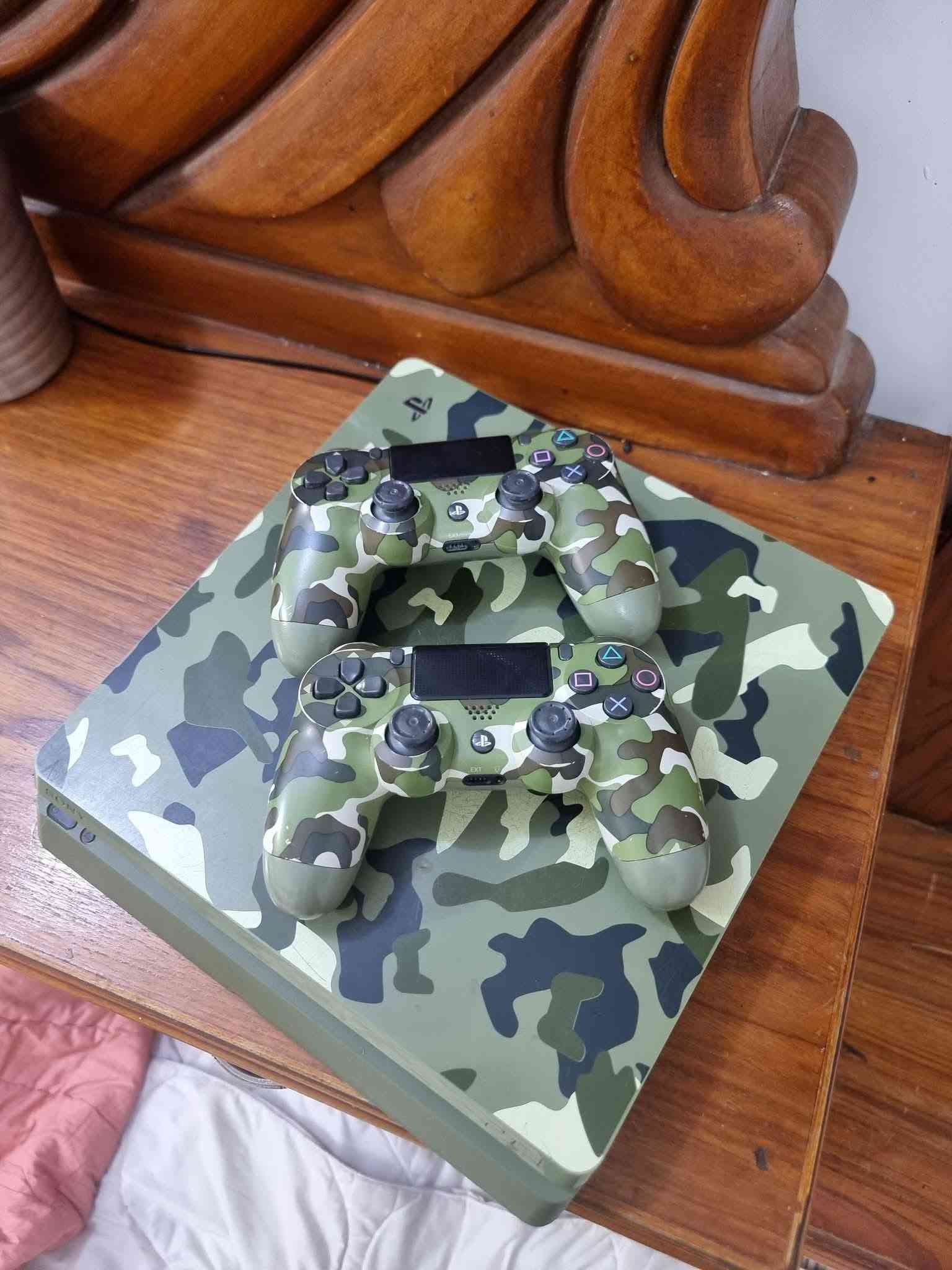 مساء الخير 
بسعر مناسب جدا مستعجل على البيعة 
بلي 4 سلم مهكر ps4 نظام 9 
باندل نسخه Call of duty ذاكره 1 واحد تيرا 
الجهاز نضيف جدا لوك ستيكر جويستكات اصليه
كامل ملحقات مع UBS جديد ويحتوي ع  27 لعبه
كول اوف ديوتي بلاك اوبس 1 و 2  وباقي الألعاب 
عنوان بغداد الحرية للاتصال او واتساب
***********
