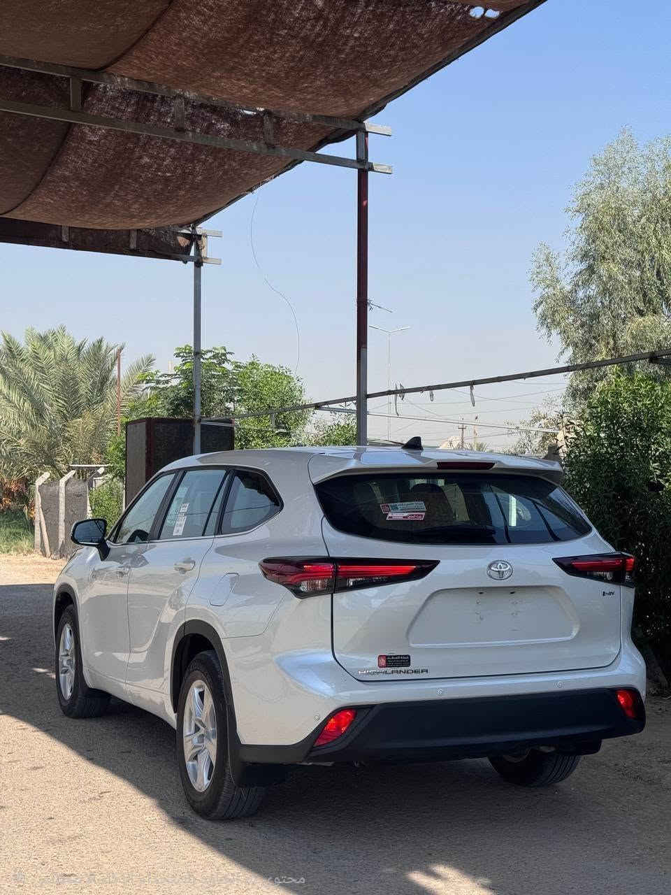 مواصفات موديل 2025 عبد اللطيف   عداد 18000
✨ ✅  لوحات بغداد +  البيع نقداً فقط 
أبرز المواصفات:🔹 محرك 2.5 لتر هايبرد (4 سلندر)🔹
 ناقل حركة أوتوماتيك🔹
 تشغيل بصمة🔹
شاشة تدعم Apple CarPlay

🔹 رادار أمامي ونظام تحديد المسار
🔹 مثبت سرعة (Cruise Control)
🔹 أوضاع قيادة متعددة (Drive Mode)
🔹 مصابيح LED + زينون
🔹 جنوط قياس 20 إنش
🔹 مرايا كهربائية قابلة للطي مع إشارات جانبية
🔹 9 وسائد هوائية (Airbags)
🔹 فرامل ABS + مانع انزلاق + Auto Hold + هاند بريك كهربائي
🔹 عدادات رقمية
🔹 بلوتوث وأوامر صوتية
🔹 مقاعد جلد كهربائية
🔹 تبريد ثلاثي للمقصورة
🔹 تتسع لـ 7 ركاب
.
الفخامة، الاعتمادية، واقتصاد الوقود.
***********

نص مكتوب في الصور:
- محتوى تم إنشاؤه باستخدام الذكاء الاصطناعي