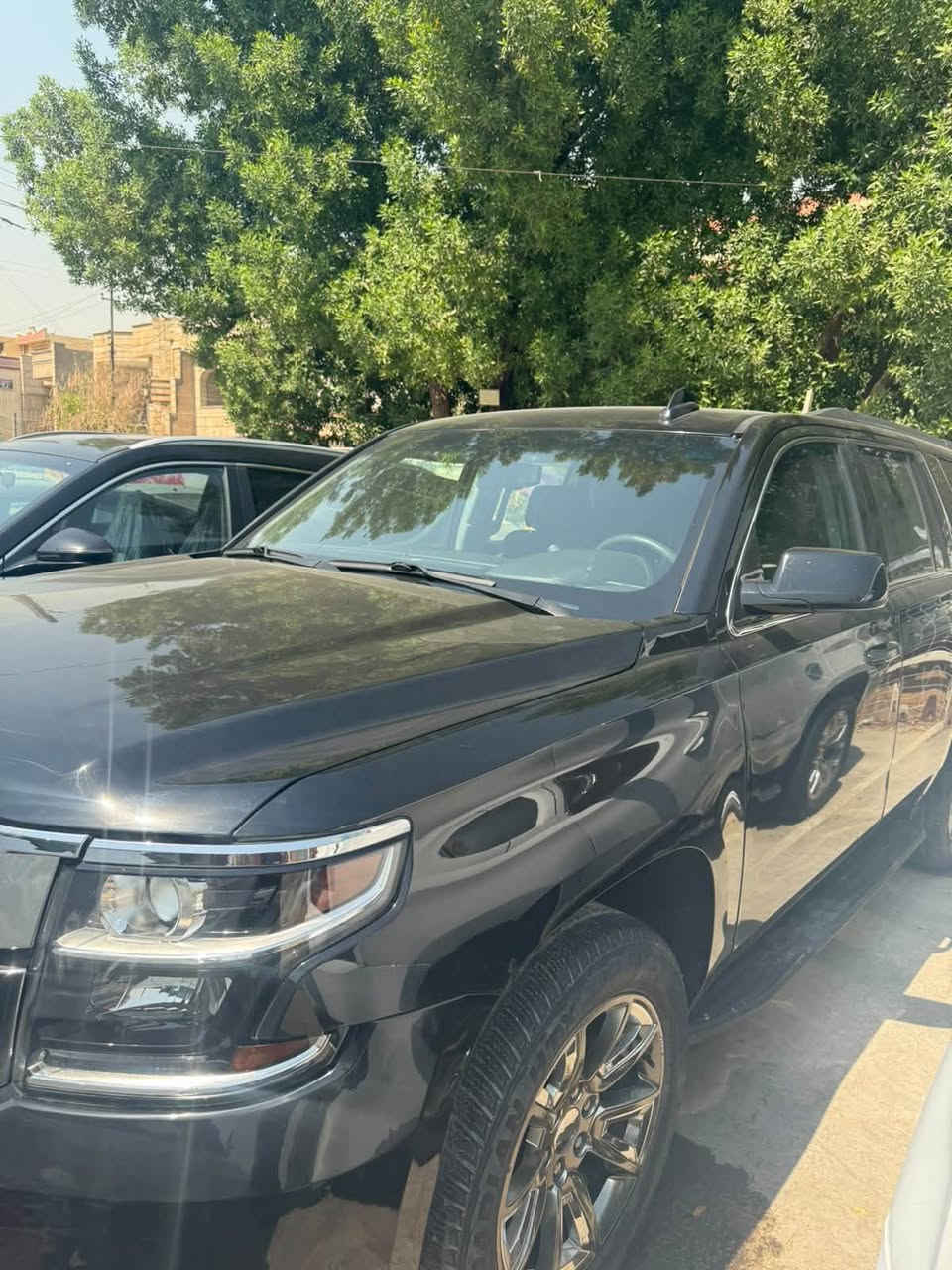 تاهو بوليسي موديل 20 جاملغ وبنيد بدون دواخل جاملغ نفس لون  بس بنيد صبغ سيارة جاهزة متعوب عليها سيارة احلى من الصور. السعر 295 وبيها مجال. *********** رقم بغداد تحويل مباشر بسمي

