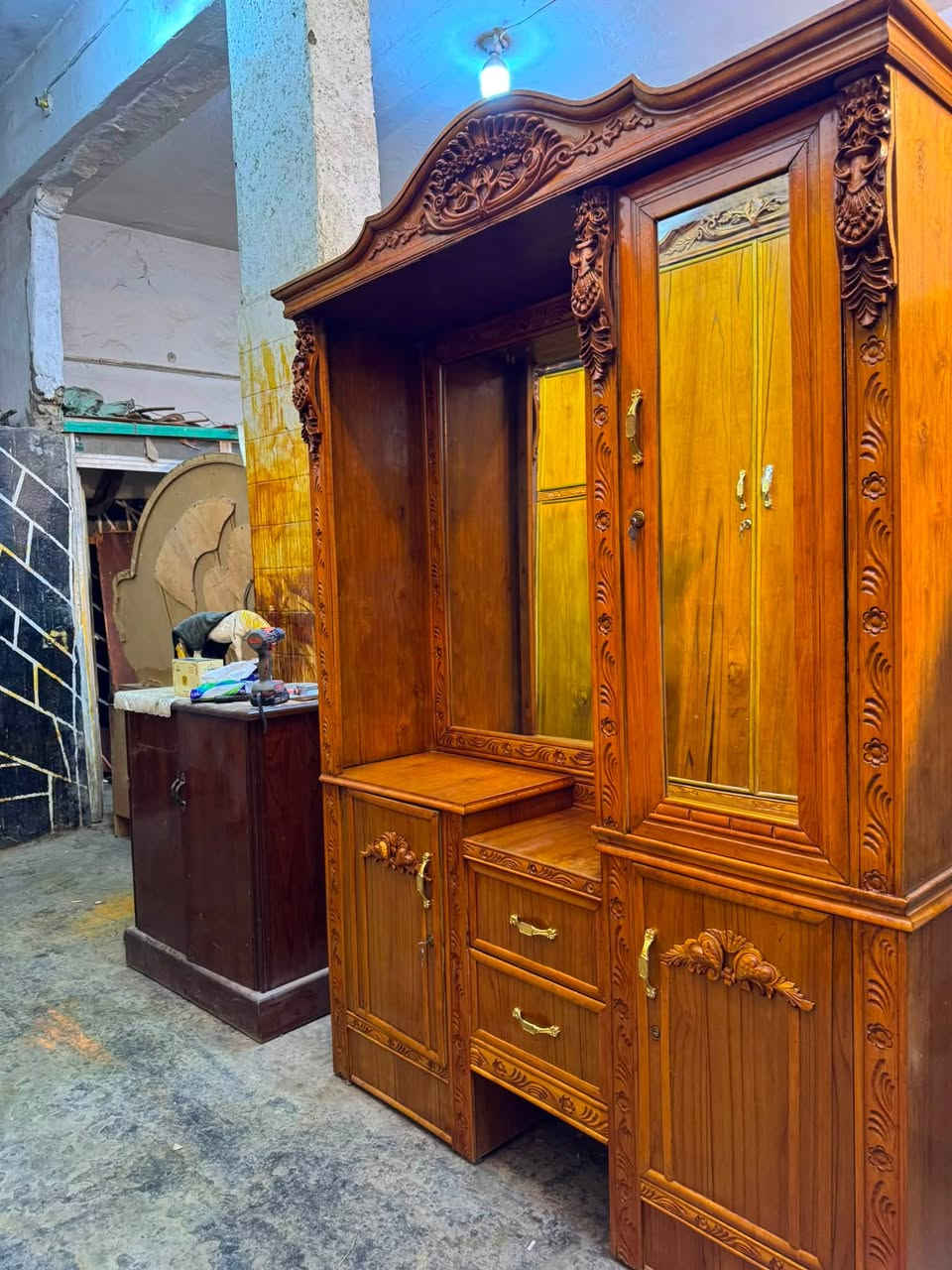 معرض السجاد للأثاث
غرفه ٦ باب مستخدمه دزاين مسرح ملكي دنك زان داخل خارج صاج لوجه ٦ ملم شغل ثقيل جدا شغل مرتب وحلو للحجز والاستفسار الاتصال /***********☎️
