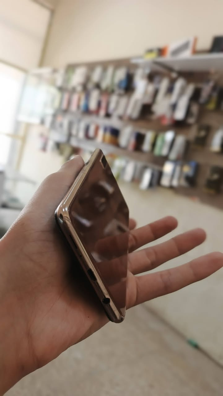 Samsung a7 (2018)  مع الضمان
ذاكره 128 مبدل شاشه مضبوطه السعر 75 
*********** كربلاء حي النضال
