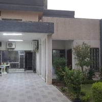 بغداد الجامعة الخارجية • ٦٠٠م • ٥ غرف