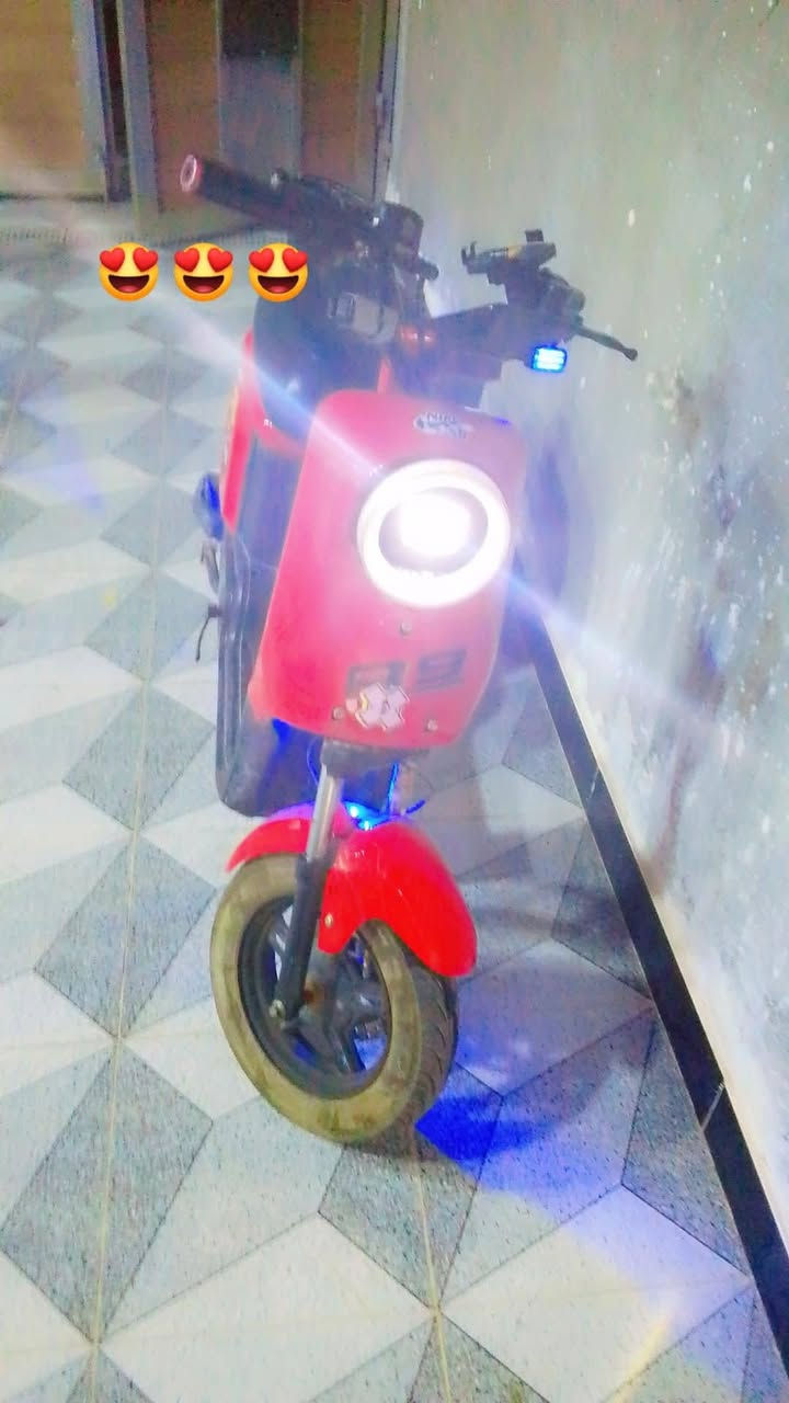 سلام عليكم تتوفر لدي دراجه ار تسعه للبيع حمره ***********، السعر 250 وبيه مجال
