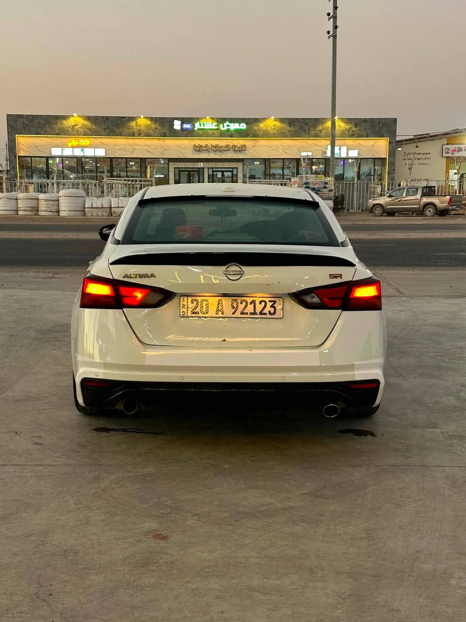 سلام عليكم
🚘 نيسان ألتيما 2024 SR 🔥
السيارة معوقين
 فئة SR الرياضية
⚙️ محرك 2.5L — 4 سلندر
🛞 جنوط SR رياضية 19 إنچ
🎯 تصميم رياضي وأنيق
🖤 داخلية ومواصفات SR مميزة
سيارة تجمع بين الفخامة، الشكل الرياضي والاقتصادي 

ضررر السيارة كما موضح في الصور والضربة مرجعة على باردة 

مكان السيارة ديالى كنعان 
السعر 175 وبيها مجال 
استفسار اكثر اتصال فقط ***********
