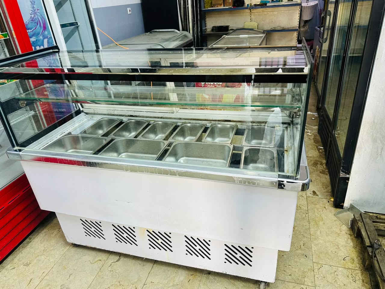 عارضة مقبلات • ١٣ ابلانكو • متر ونص